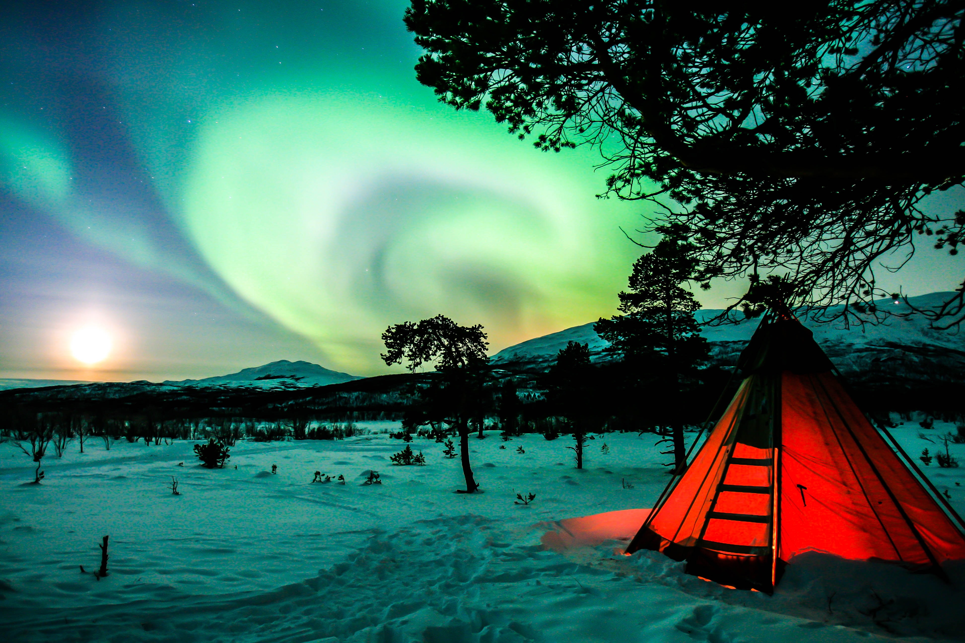 122040 Hintergrundbild herunterladen winter, übernachtung, dunkel, nordlichter, aurora borealis, zelt, camping, campingplatz - Bildschirmschoner und Bilder kostenlos