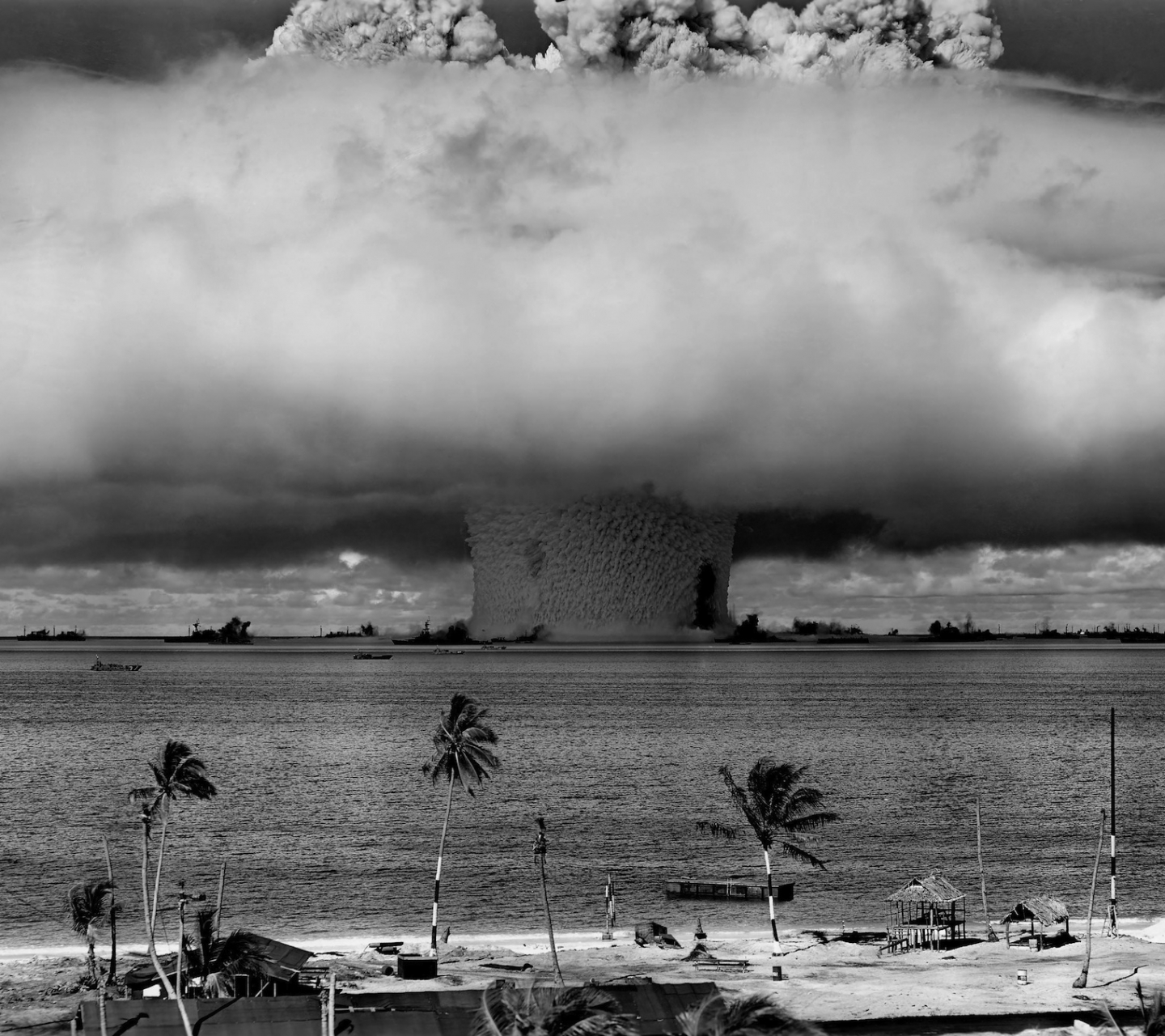 1201982 Hintergrundbild herunterladen fotografie, explosion, bombe, schwarz weiß, schwarz weiss, nuklear, militär, krieg - Bildschirmschoner und Bilder kostenlos