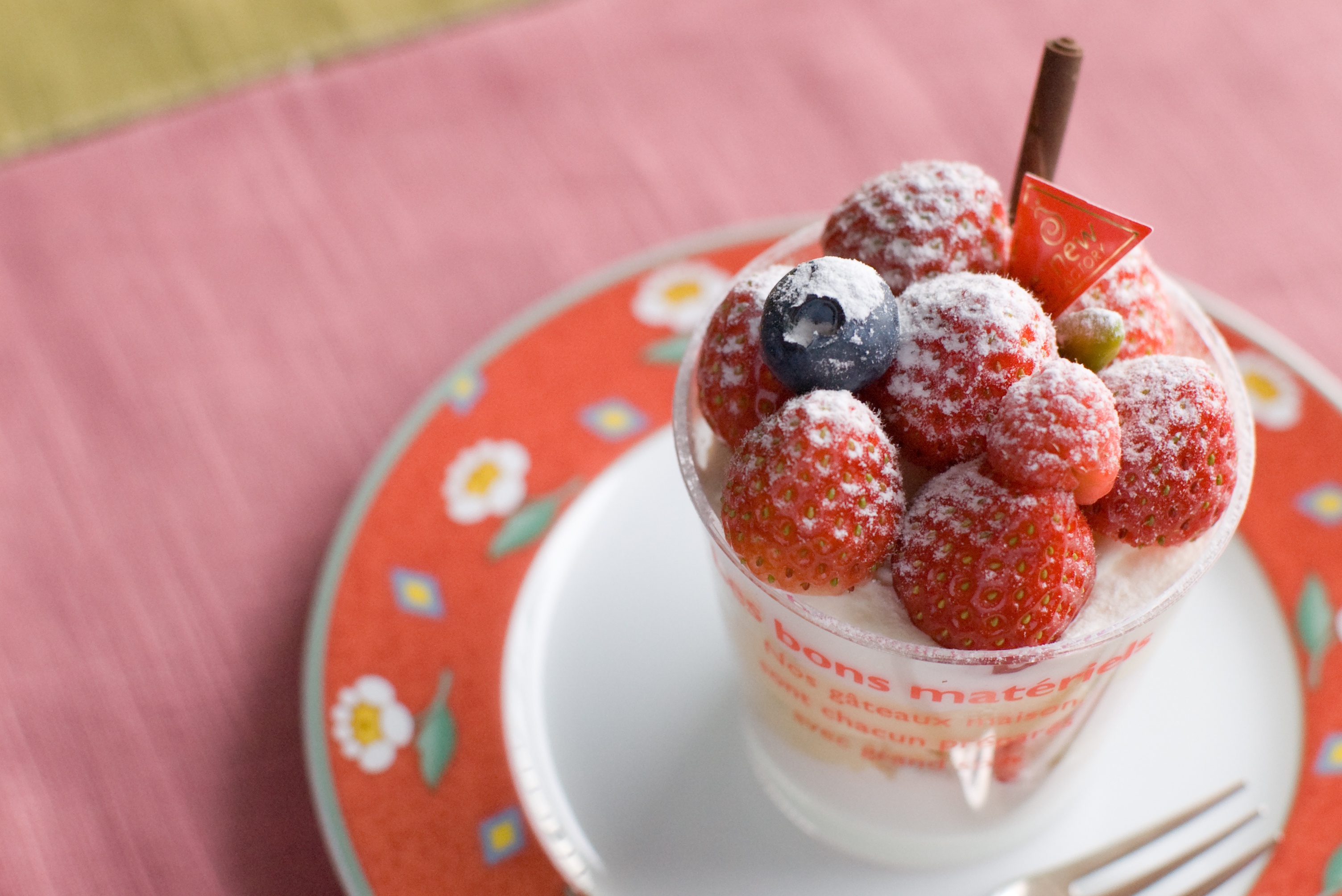 Free download wallpaper Food, Strawberry, Dessert, Fruit, Sweets on your PC desktop