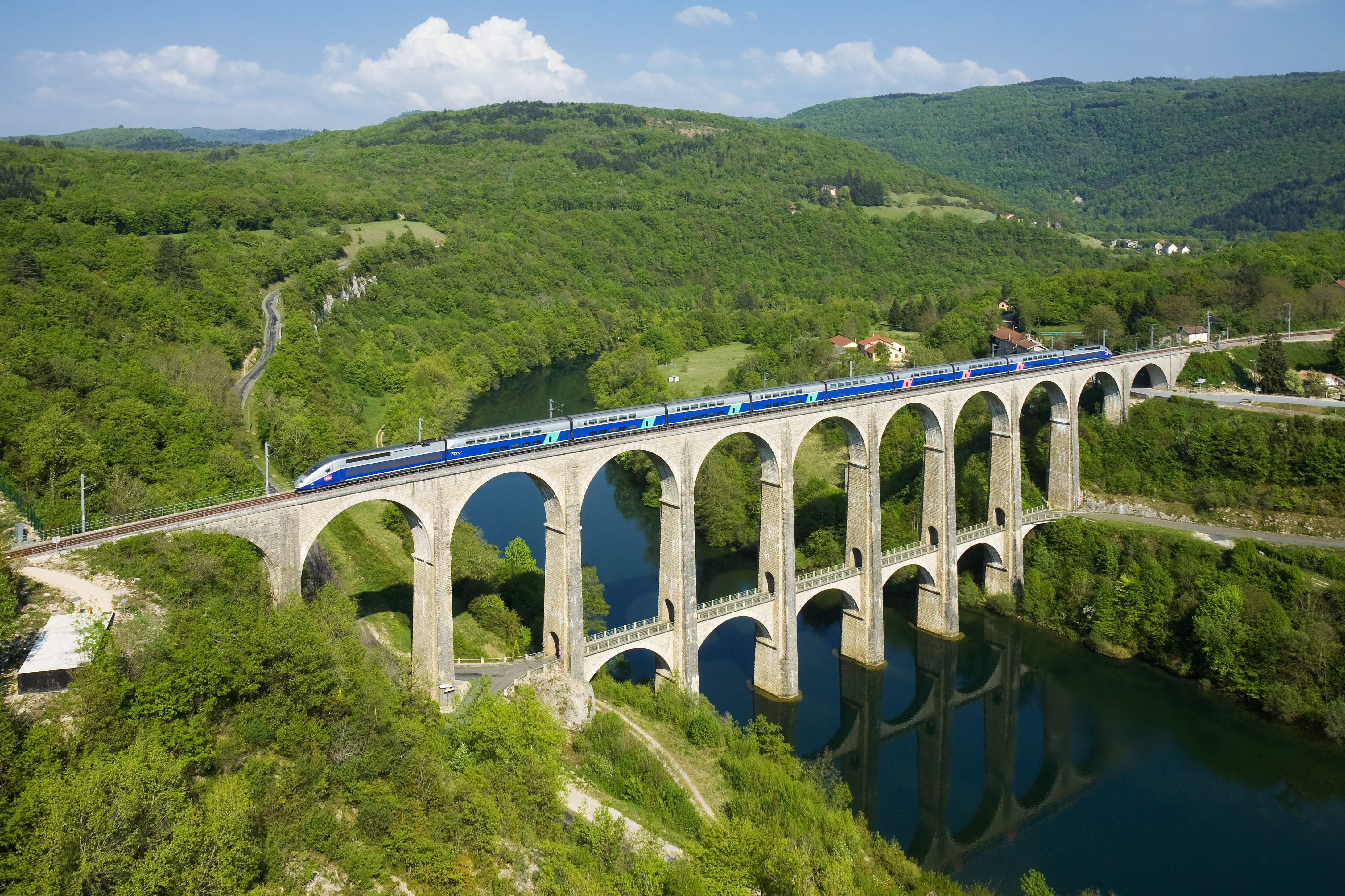 Free download wallpaper Bridge, Train, Vehicles on your PC desktop