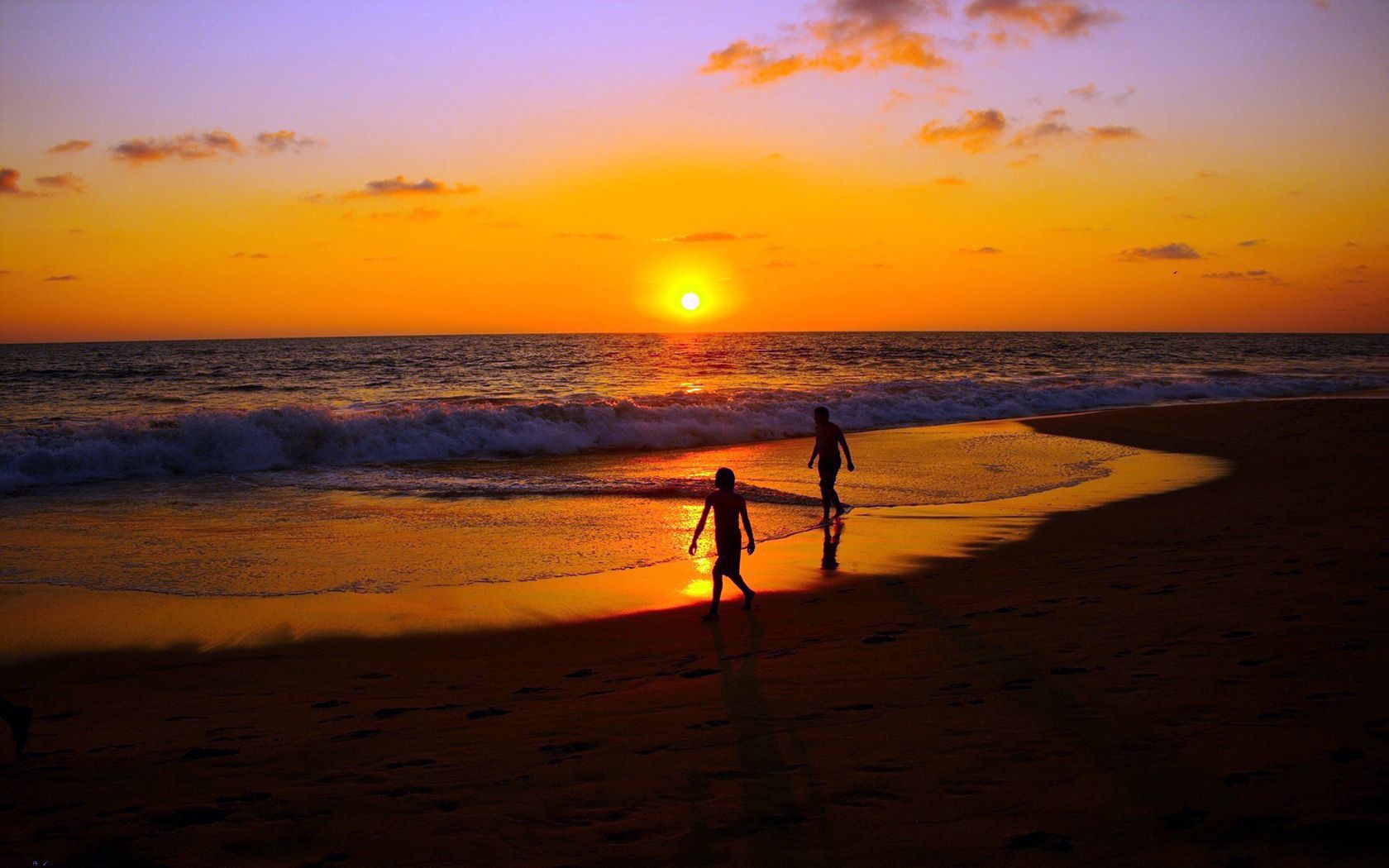 Laden Sie das Natur, Sunset, Silhouetten, Spuren, Sea, Sand, Strand, Menschen-Bild kostenlos auf Ihren PC-Desktop herunter