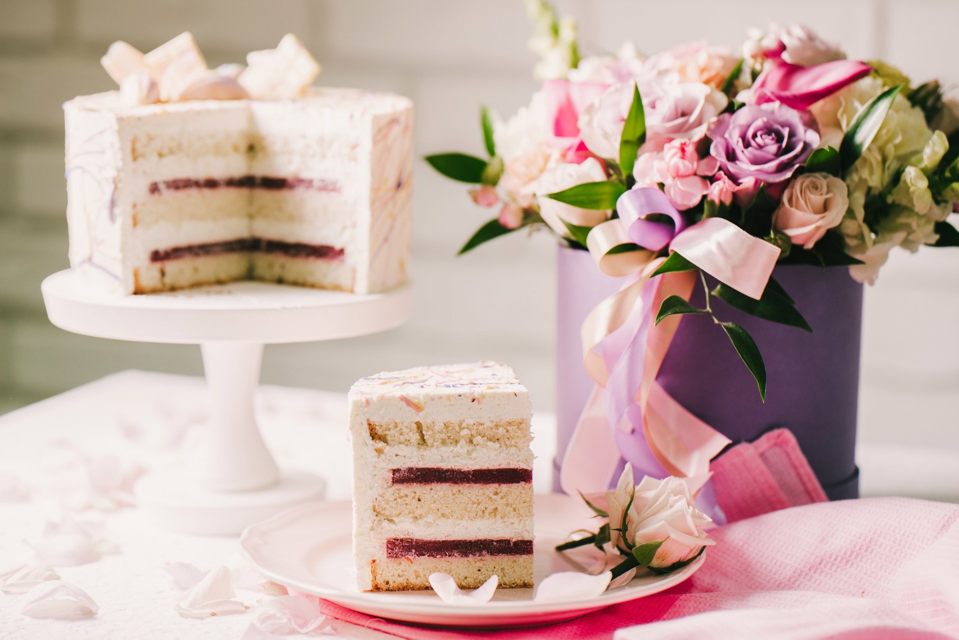 Free download wallpaper Food, Still Life, Flower, Bouquet, Cake, Pastry on your PC desktop