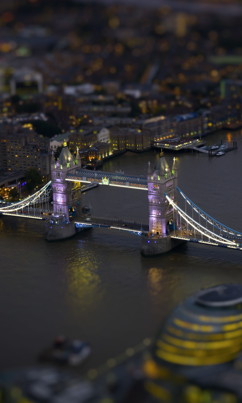 Скачати мобільні шпалери Річка, Ніч, Лондон, Місто, Фотографія, Тауерський Міст, Об'єднане Королівство, Tilt Shift безкоштовно.
