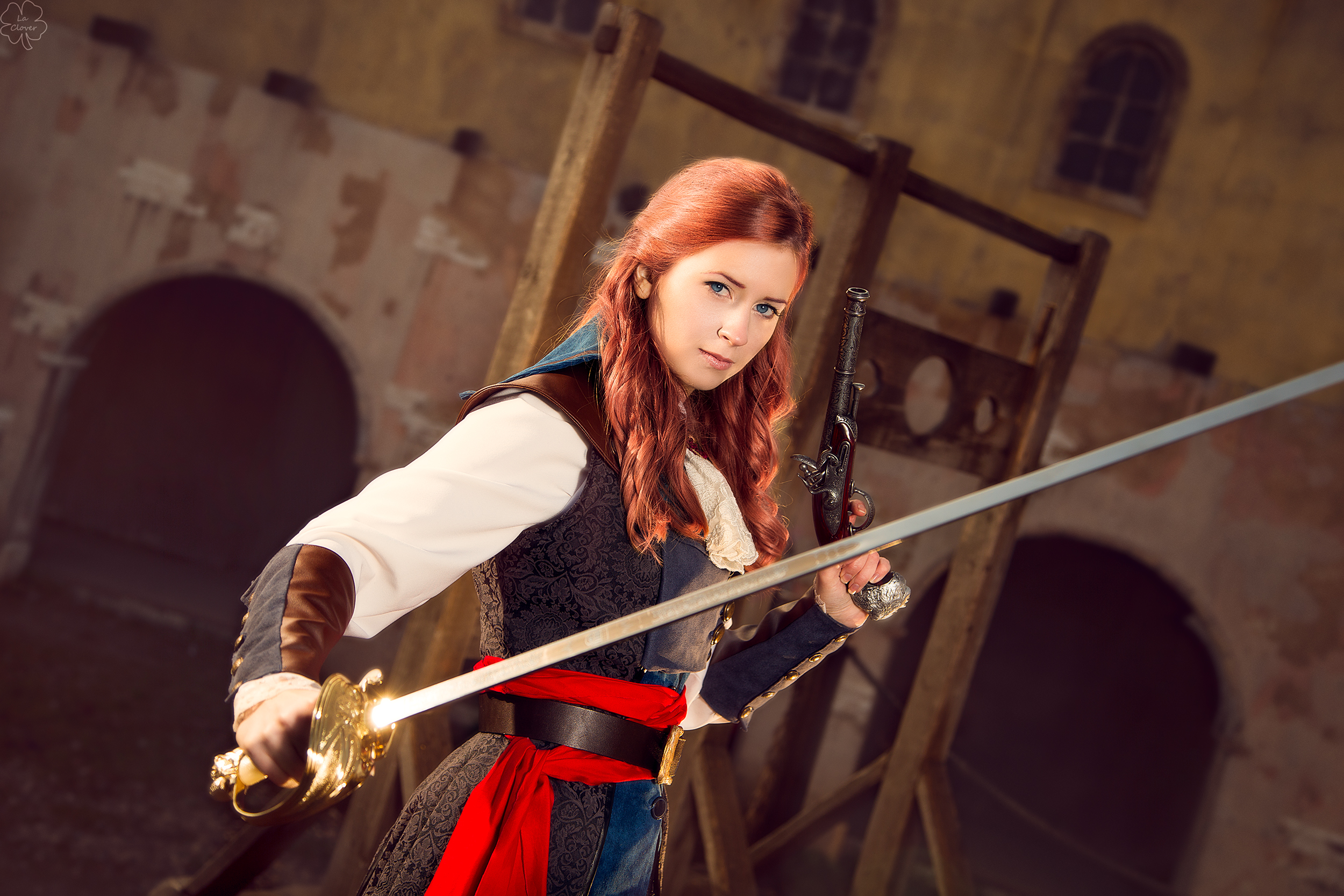 Free download wallpaper Redhead, Women, Sword, Blue Eyes, Pistol, Cosplay, Assassin's Creed: Unity on your PC desktop