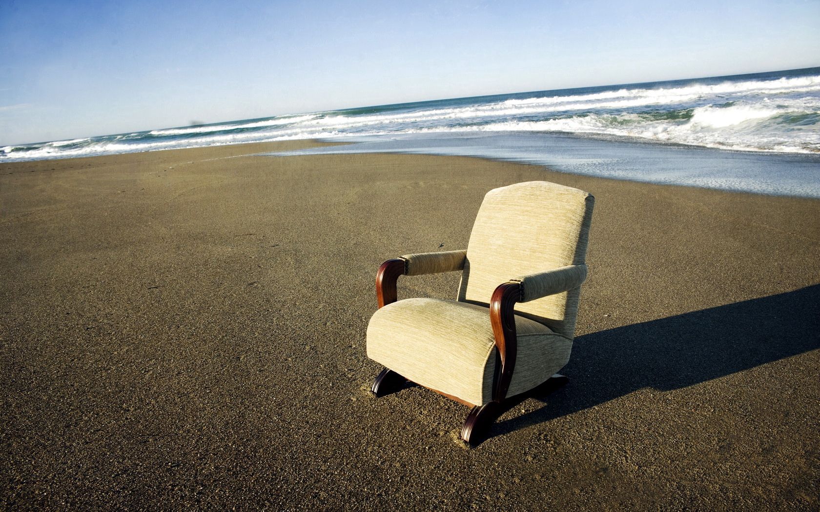Скачать обои бесплатно Кресло, Разное, Тень, Море, Пляж картинка на рабочий стол ПК