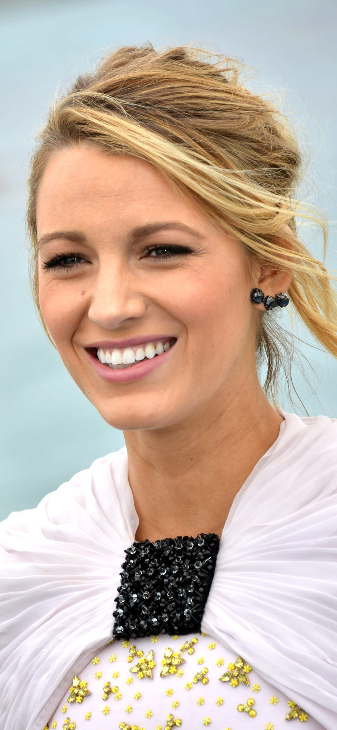 Téléchargez des papiers peints mobile Des Boucles D'oreilles, Célébrités, Blake Lively gratuitement.