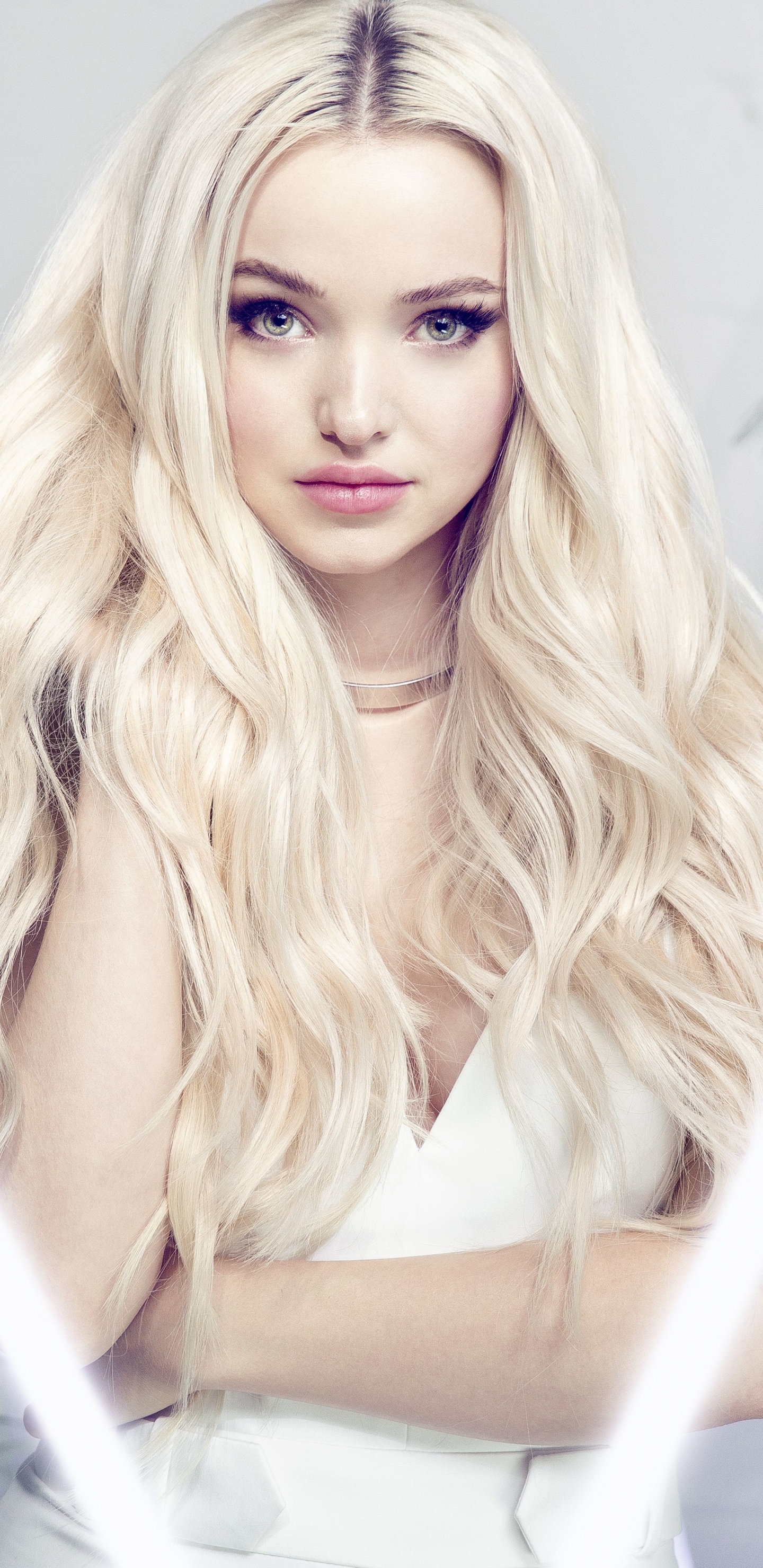 Download mobile wallpaper Celebrity, Dove Cameron for free.