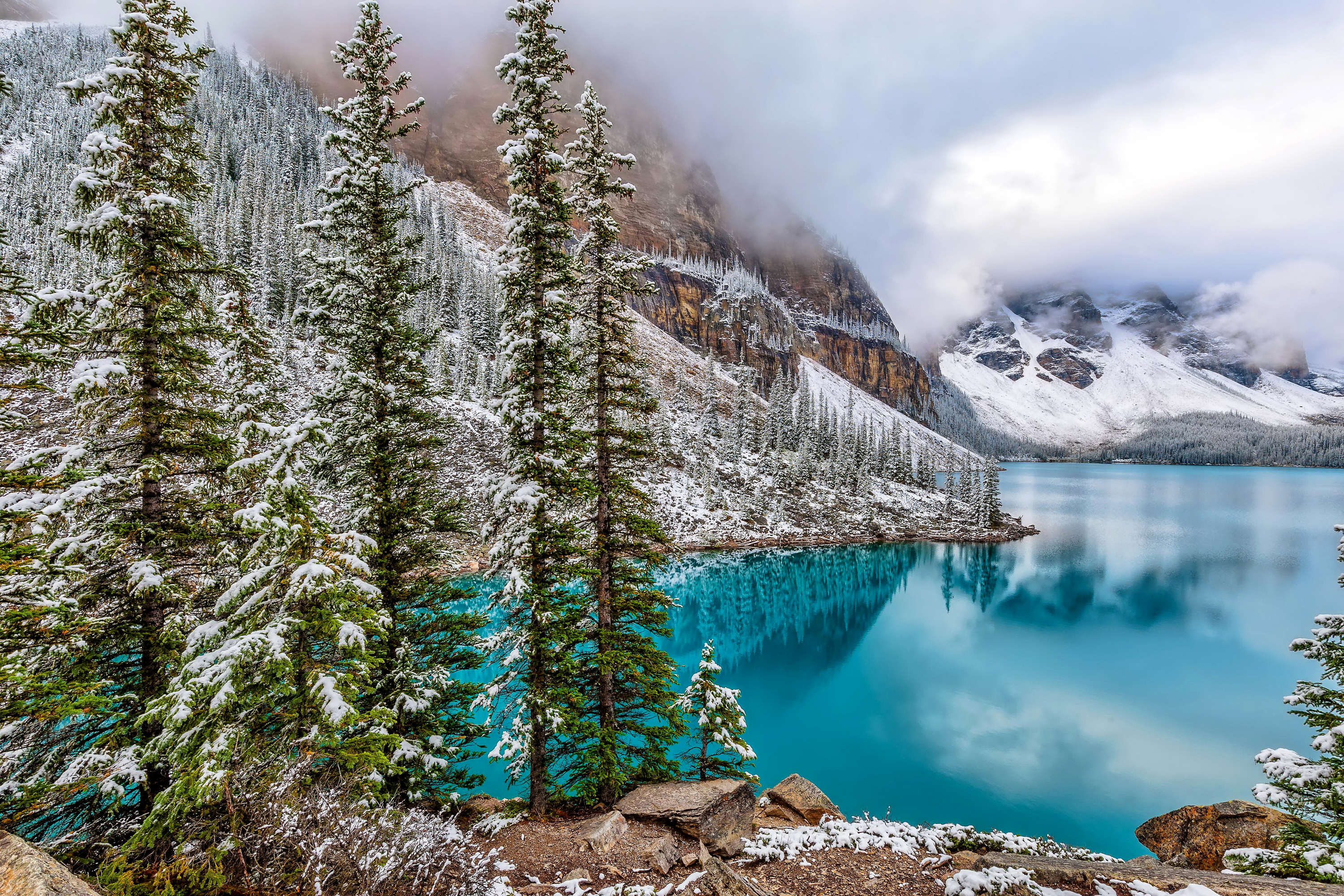 387056 скачать картинку канада, зима, снег, озеро морейн, земля/природа, озеро, гора, отражение, дерево, бирюзовый, озера - обои и заставки бесплатно