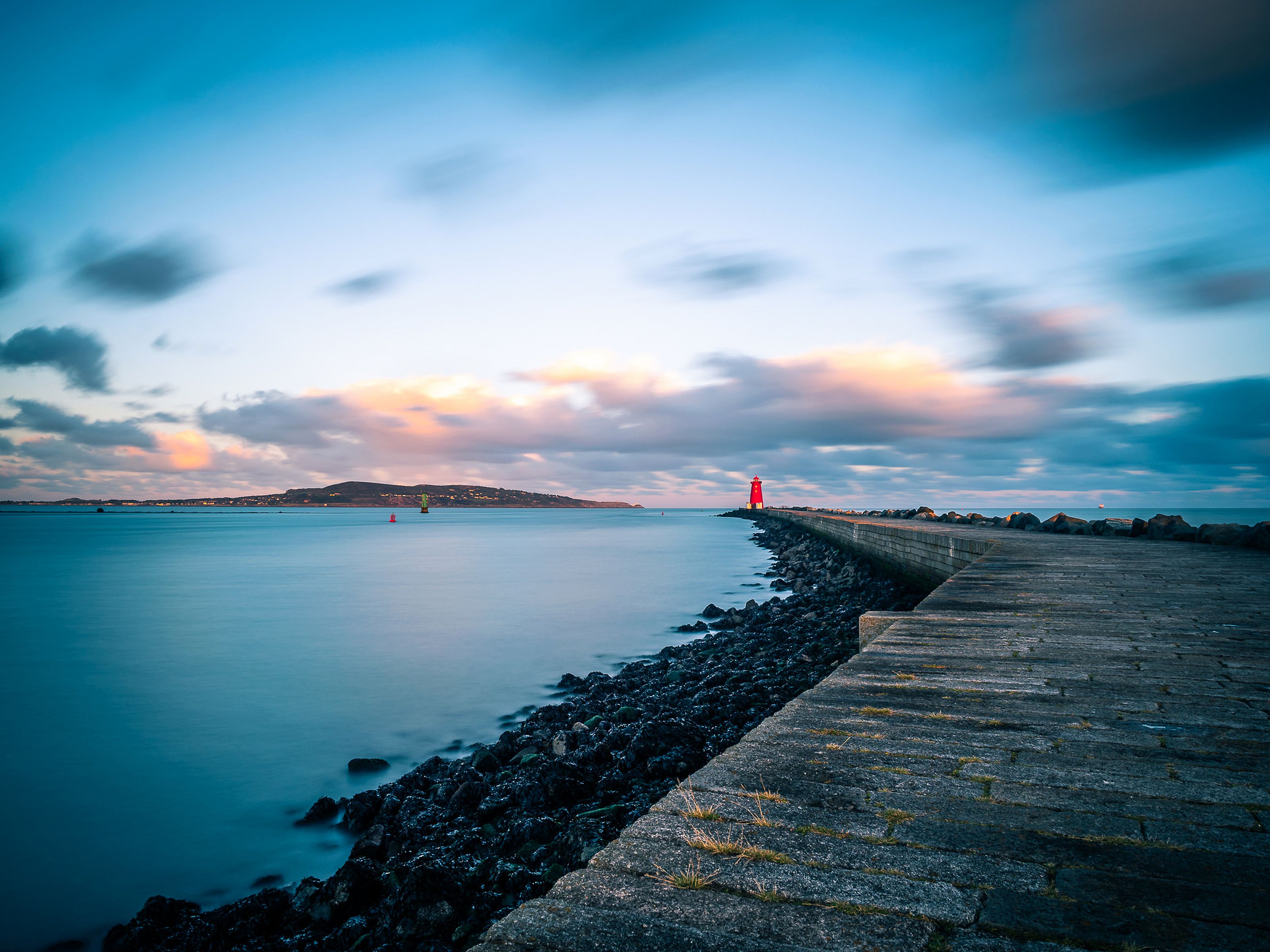 127403 скачать картинку море, ирландия, природа, берег, пирс, маяк, дублин - обои и заставки бесплатно