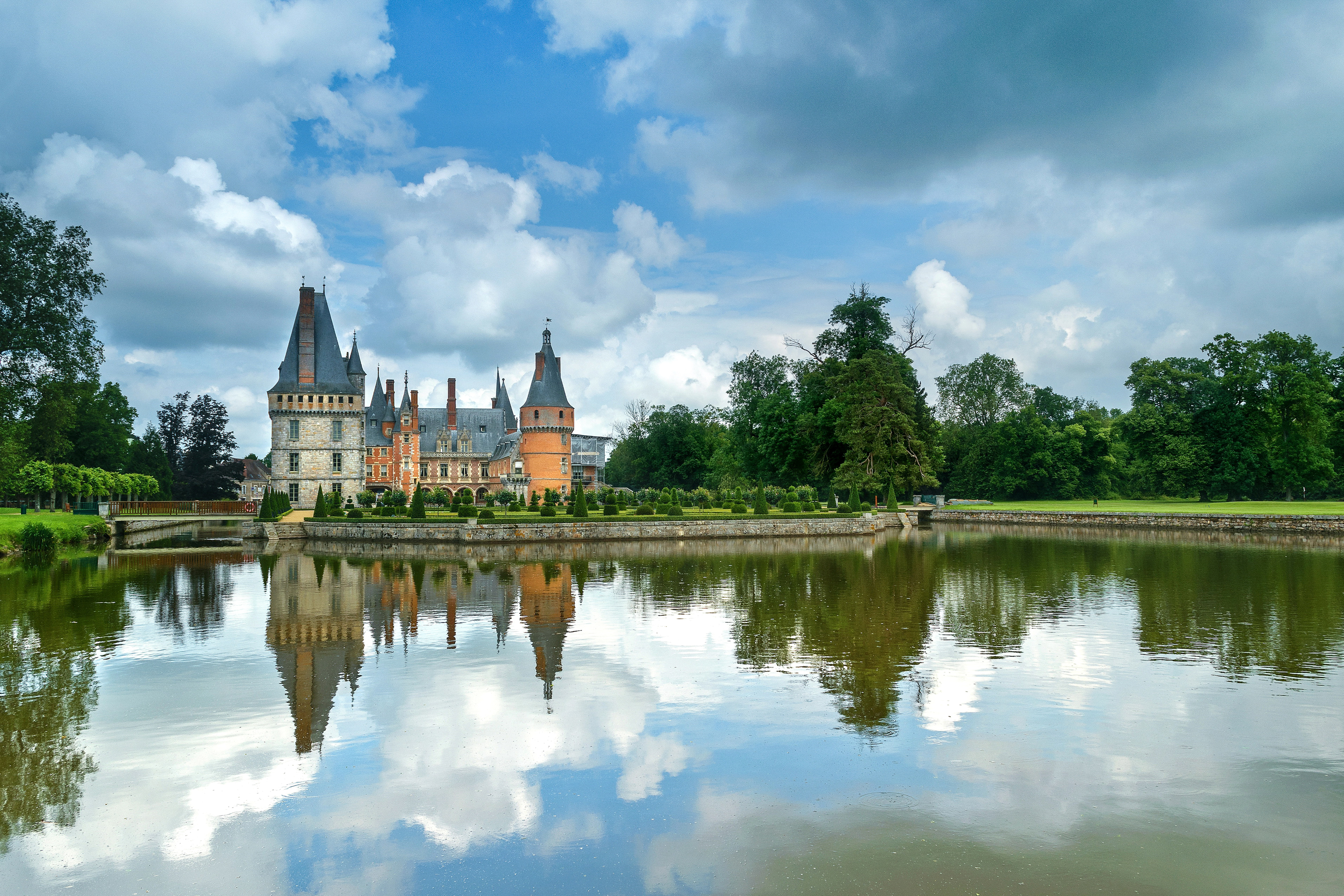 Download mobile wallpaper Castles, Building, Reflection, France, Man Made, Castle for free.
