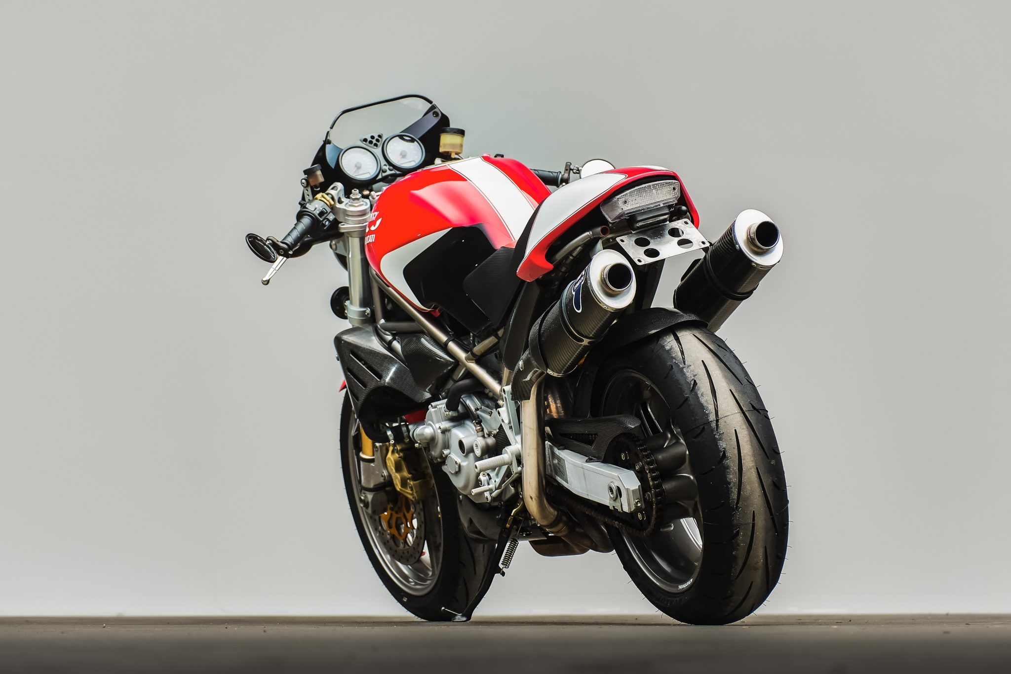 Скачать обои Ducati Monster S4 Фогарти Издание на телефон бесплатно