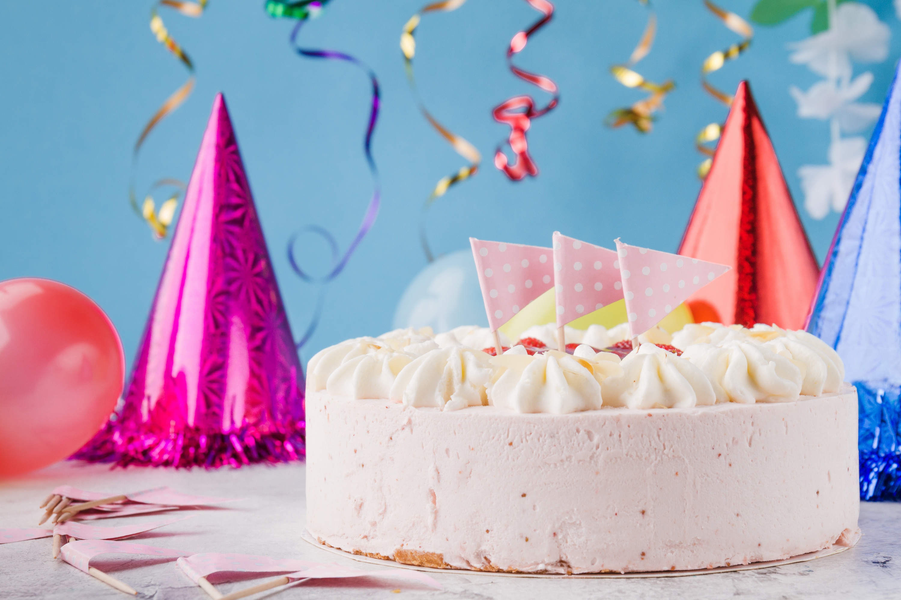 Free download wallpaper Holiday, Cake, Celebration, Birthday, Pastry on your PC desktop