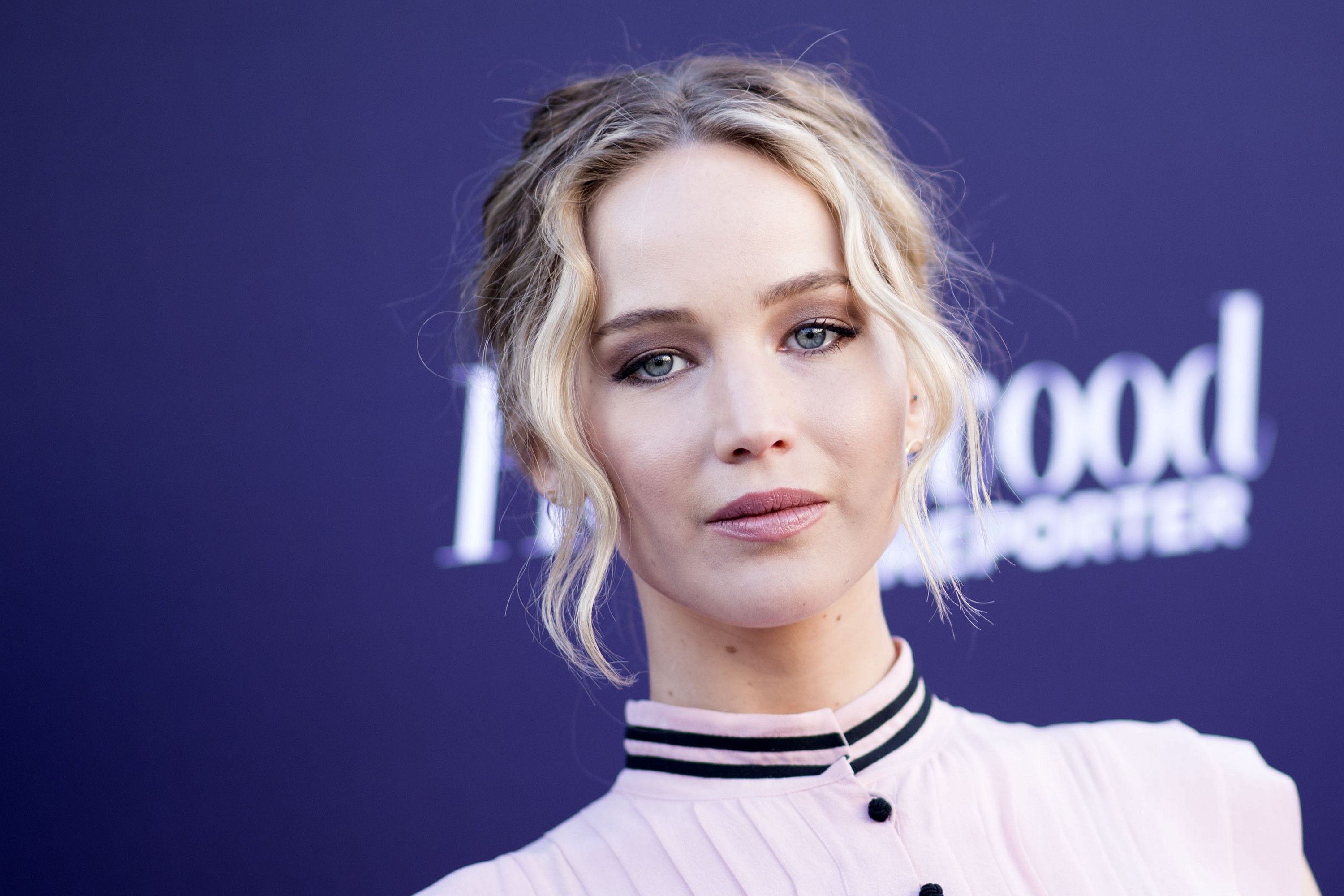 Laden Sie das Gesicht, Blaue Augen, Amerikanisch, Blondinen, Berühmtheiten, Darstellerin, Jennifer Lawrence-Bild kostenlos auf Ihren PC-Desktop herunter