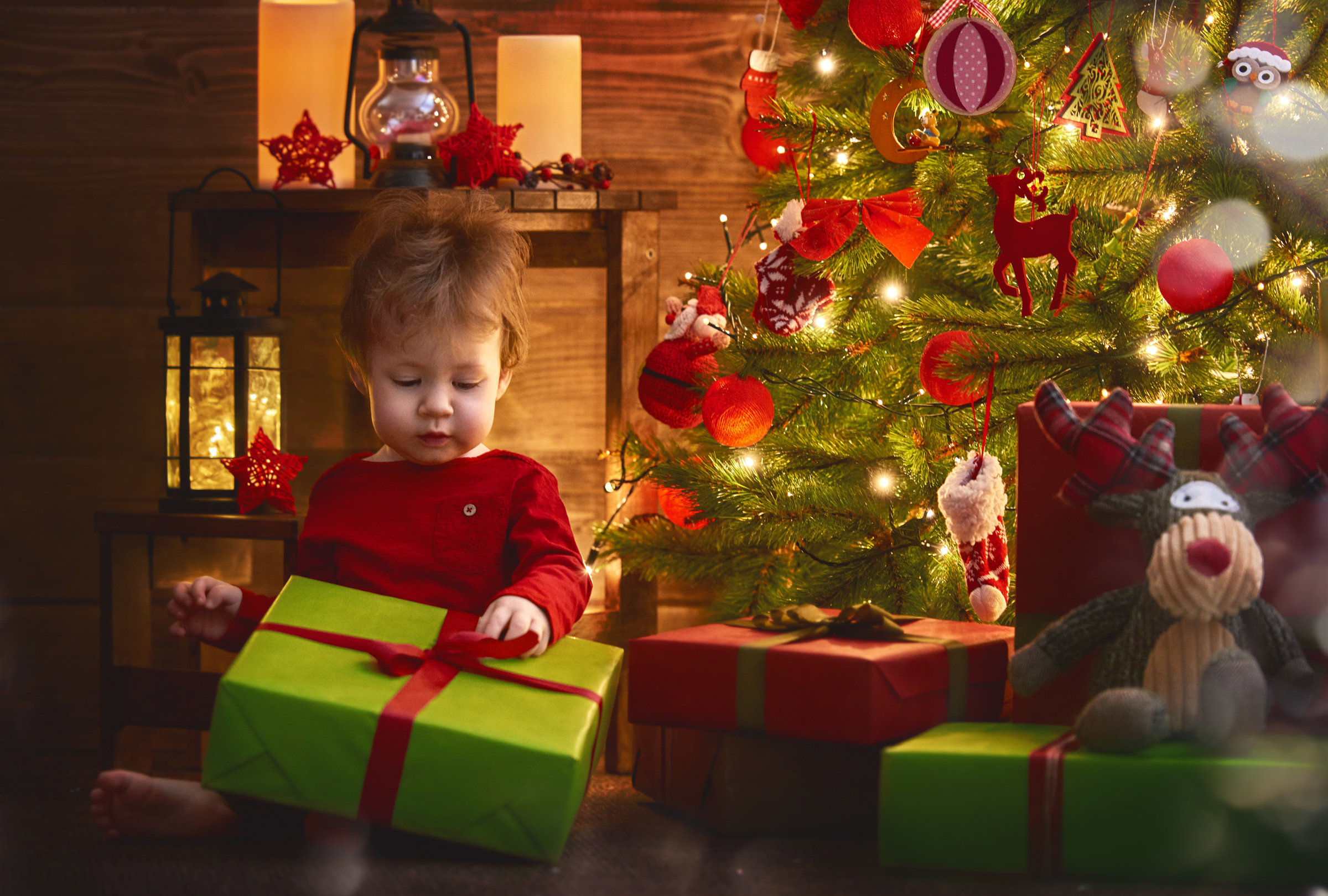 Download mobile wallpaper Christmas, Holiday, Christmas Tree, Child, Christmas Ornaments for free.