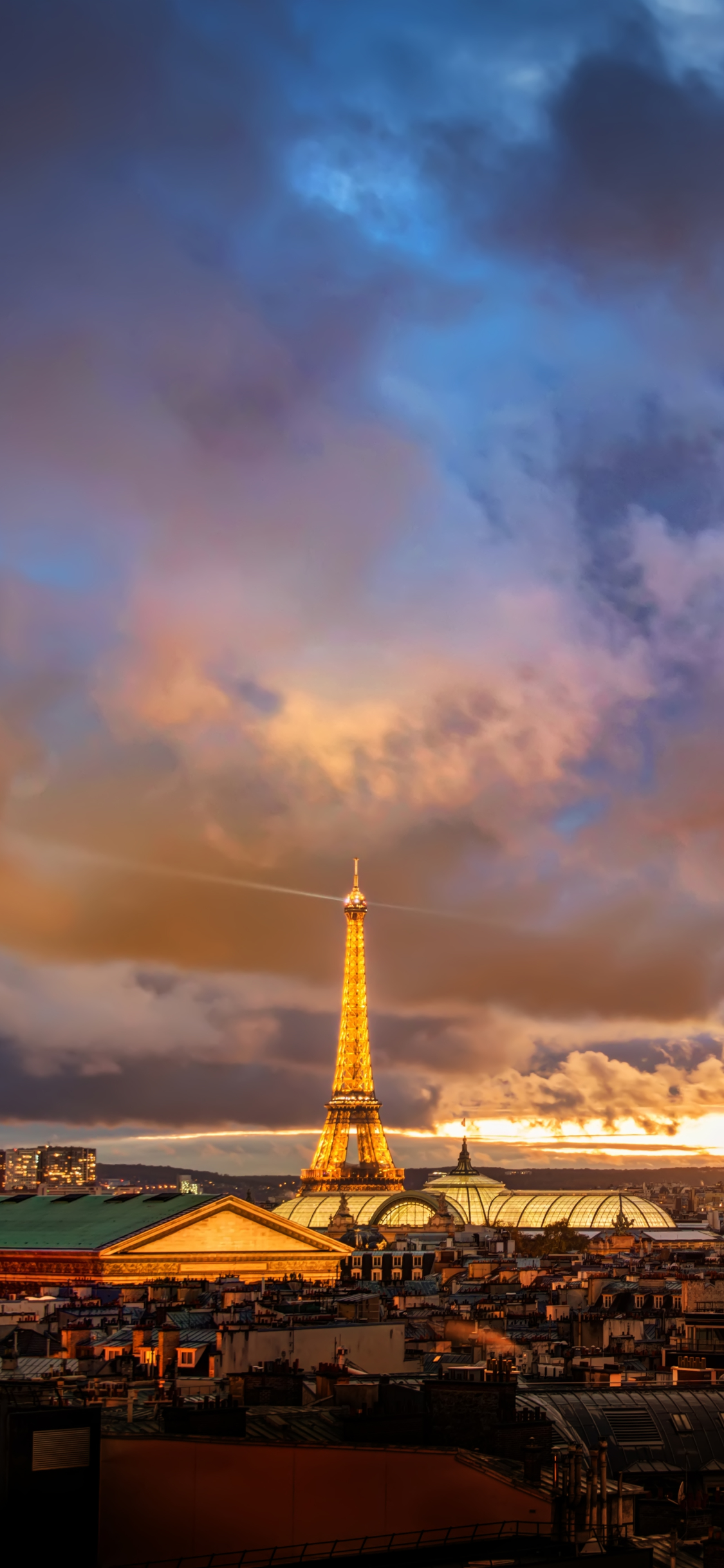 Download mobile wallpaper Cities, Sunset, Twilight, Paris, Eiffel Tower, City, Light, Cityscape, Cloud, Man Made for free.