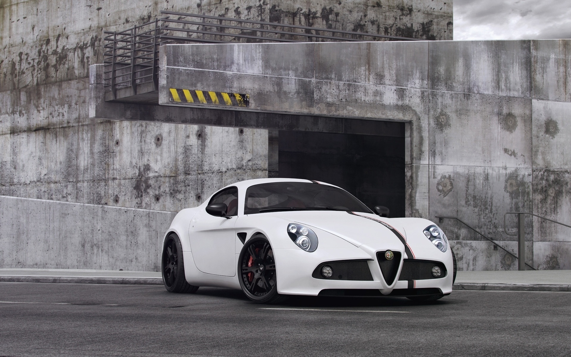 Los mejores fondos de pantalla de Alfa Romeo 8C para la pantalla del teléfono