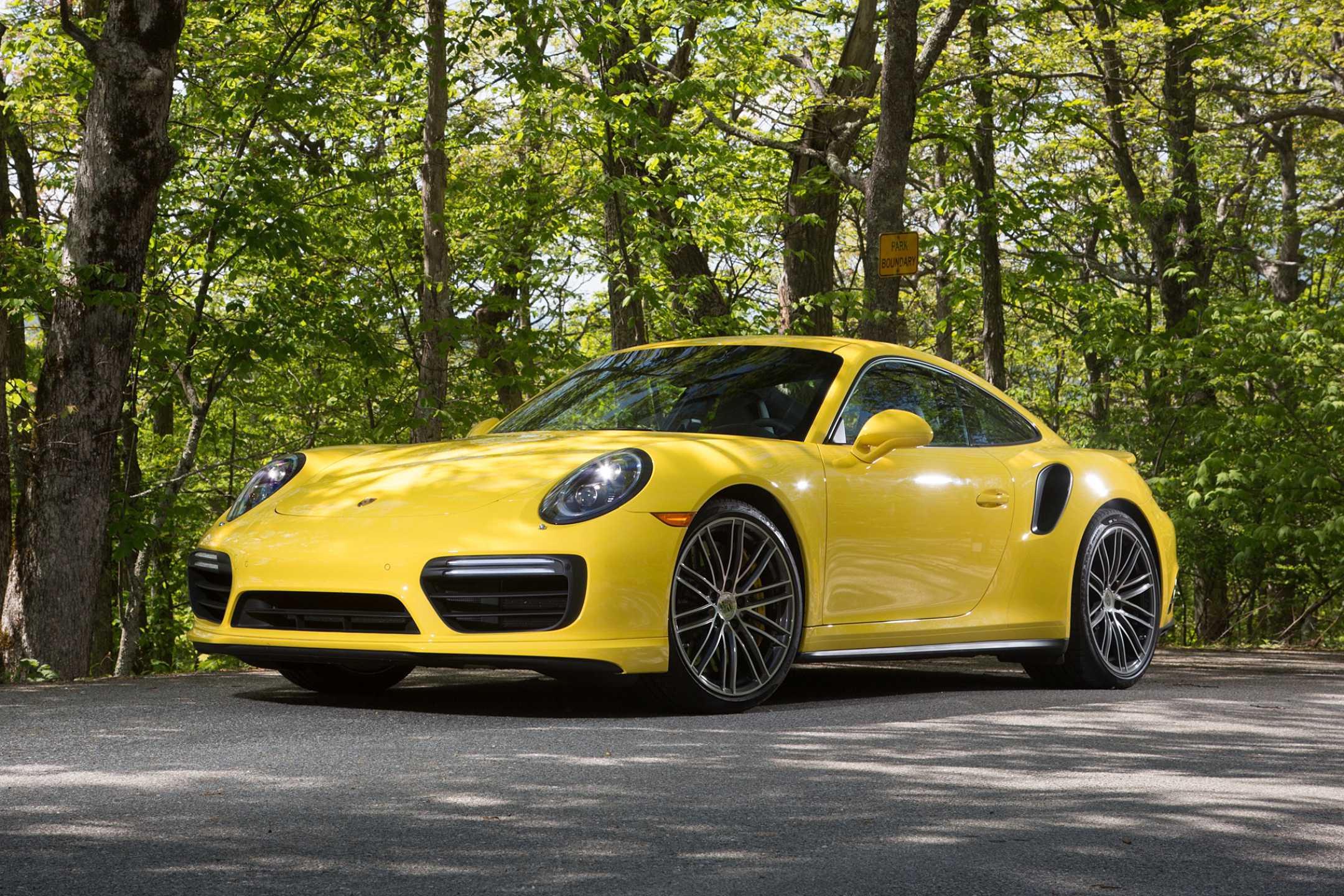 Скачати мобільні шпалери Порш, Автомобіль, Porsche 911, Транспортні Засоби, Жовтий Автомобіль, Porsche 911 Turbo безкоштовно.