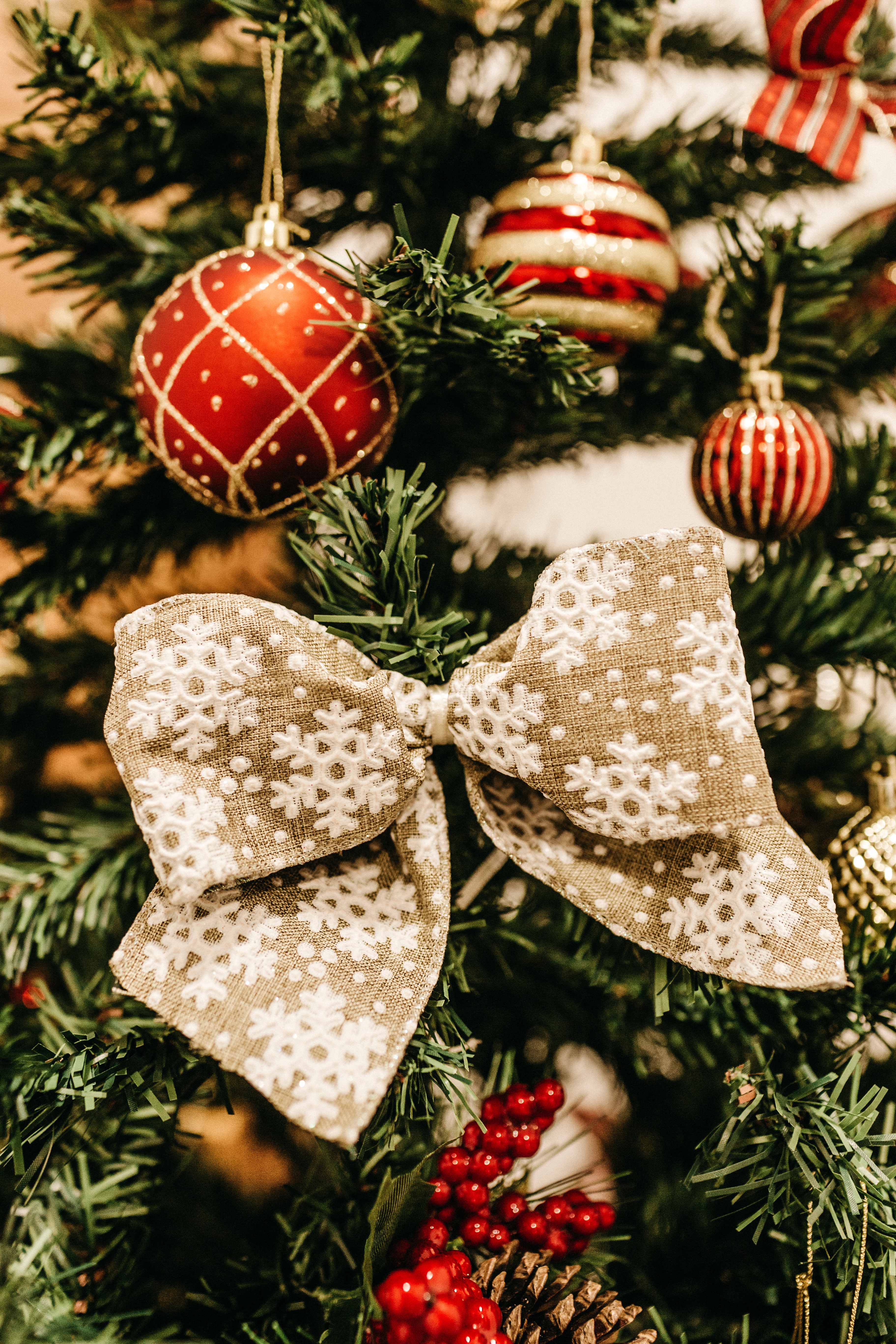 holidays, new year, decorations, bow, christmas tree, balls