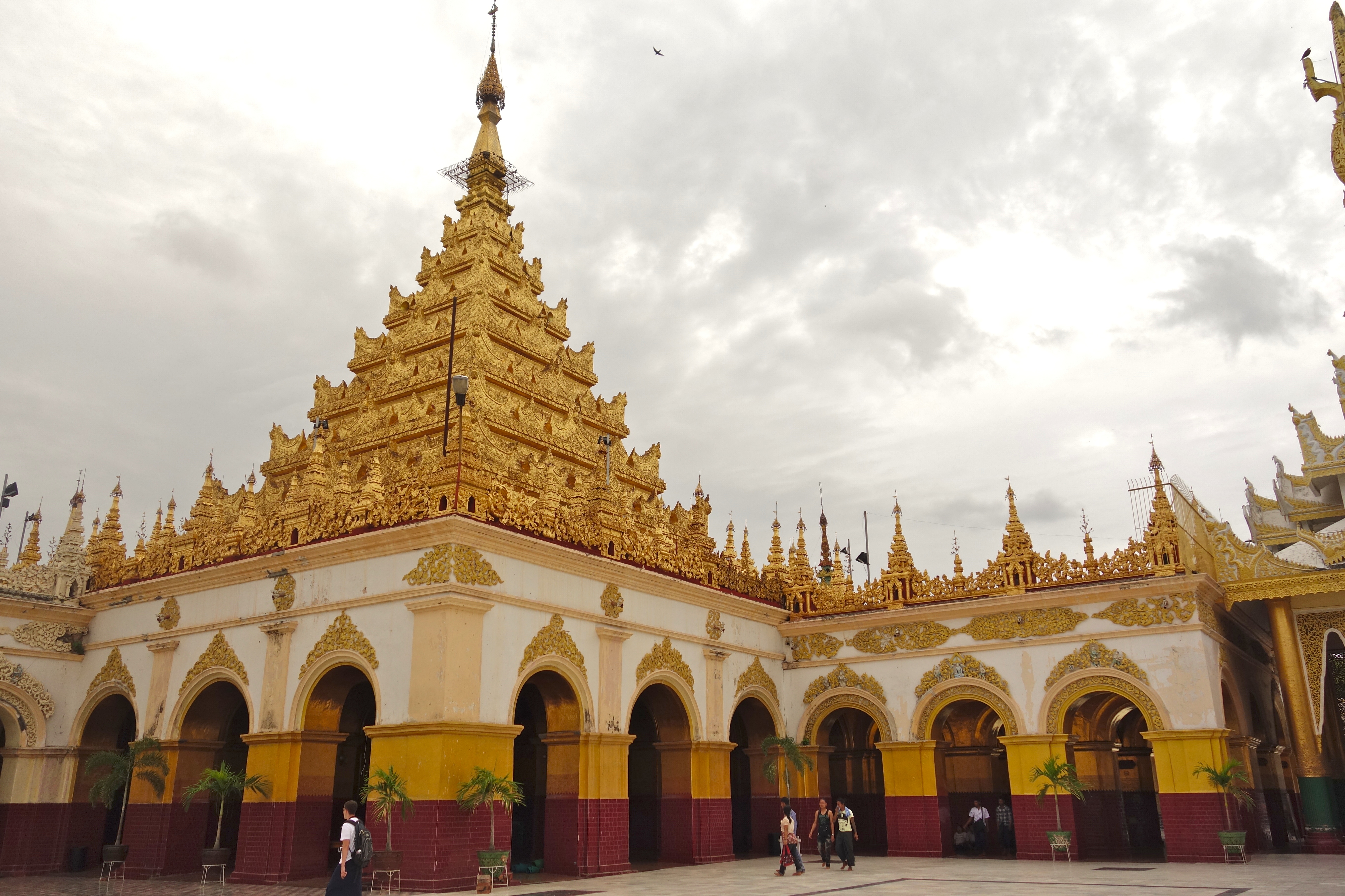 677417 скачать обои религиозные, пагода махамуни, мьянма - заставки и картинки бесплатно