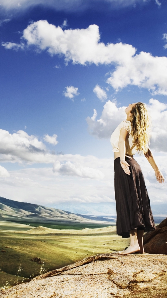 Handy-Wallpaper Landschaft, Berg, Gebirge, Wolke, Fotografie, Modell, Frauen, Szene, Himmel, Szenisch kostenlos herunterladen.