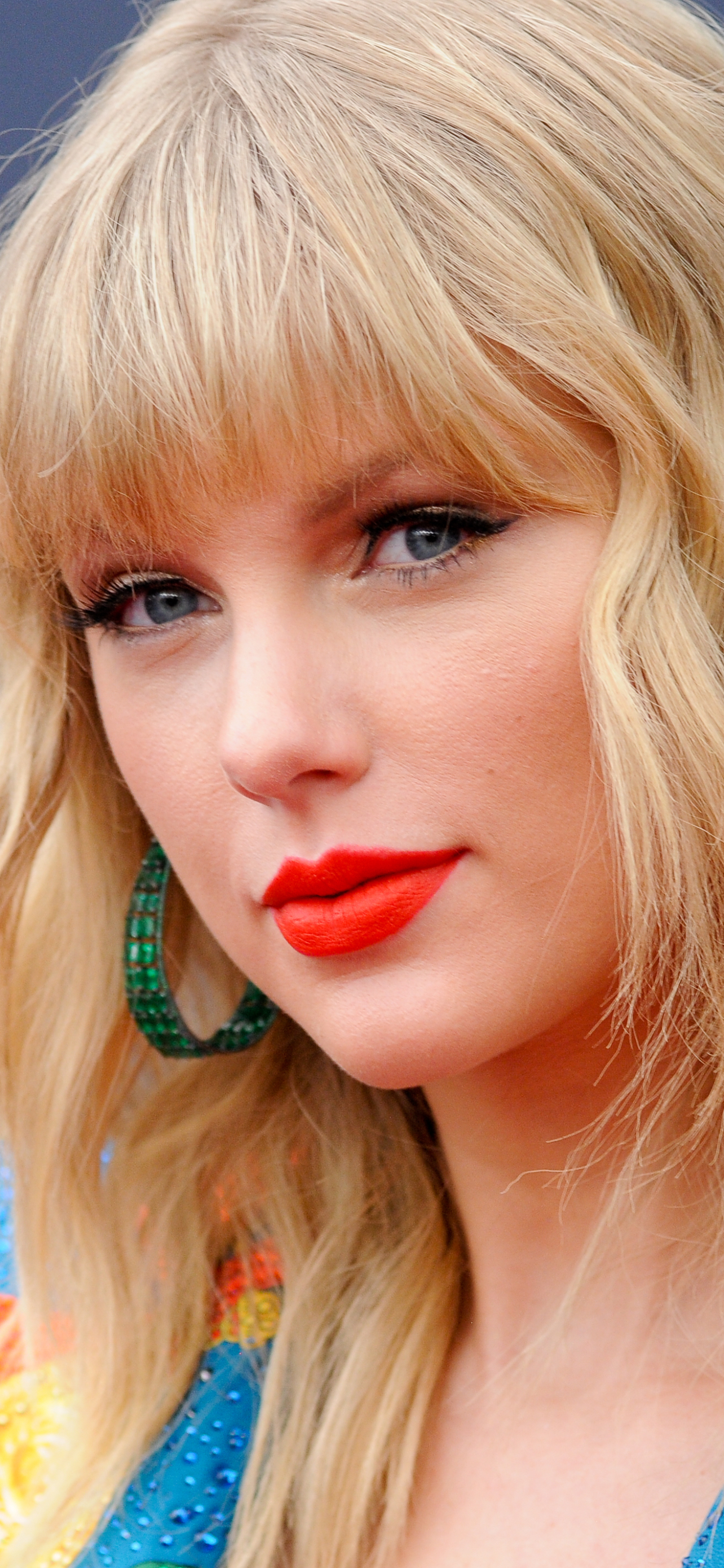 Download mobile wallpaper Music, Singer, Blonde, Face, American, Taylor Swift, Lipstick for free.