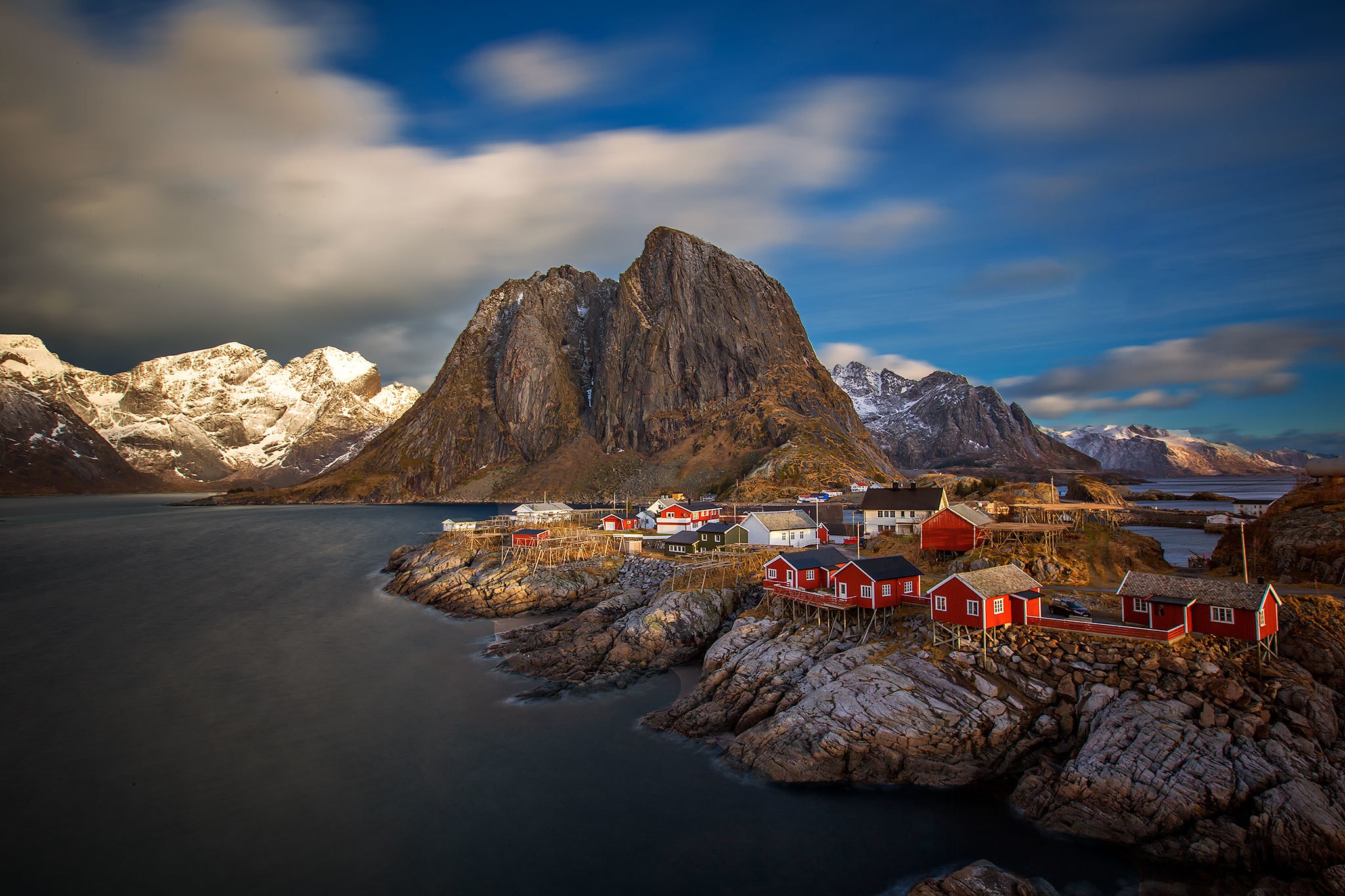 Téléchargez des papiers peints mobile Mer, Maison, Norvège, Photographie, Reine, Îles Lofoten gratuitement.