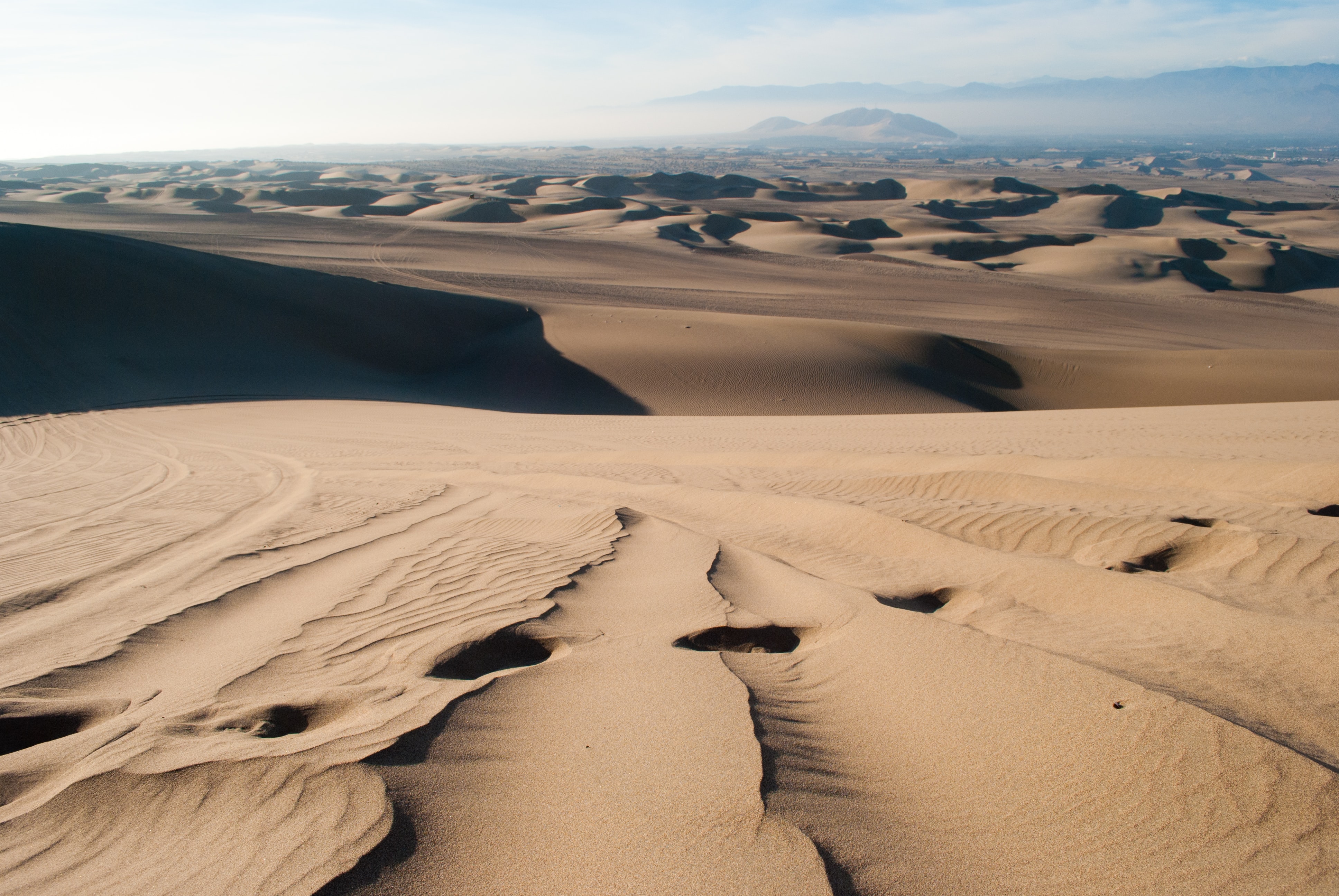 Free download wallpaper Dahl, Traces, Nature, Desert, Distance, Sand on your PC desktop