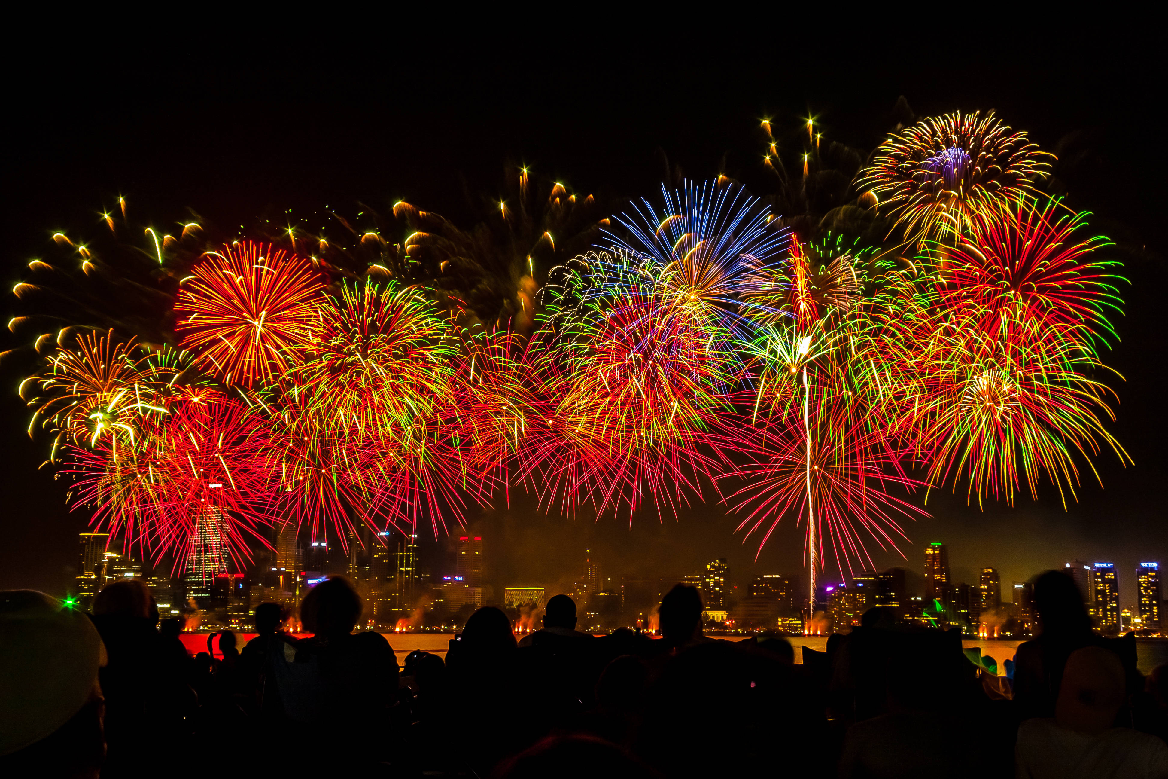 Handy-Wallpaper Feuerwerk, Fotografie kostenlos herunterladen.