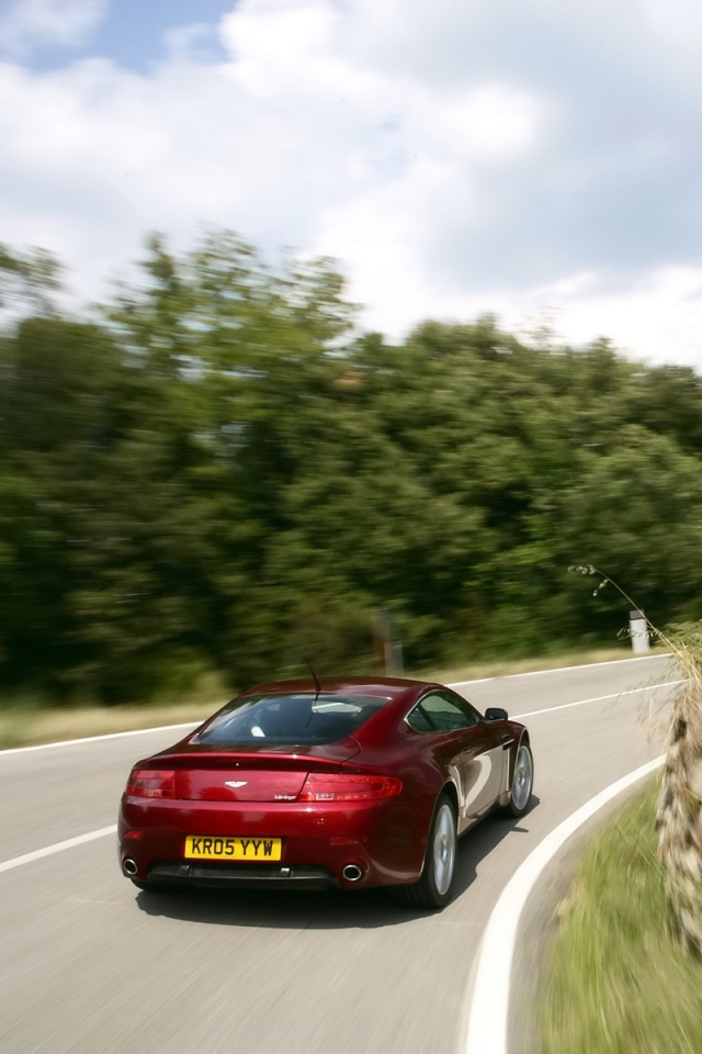 Download mobile wallpaper Aston Martin, Aston Martin V8 Vantage, Vehicles, Astonmartin for free.