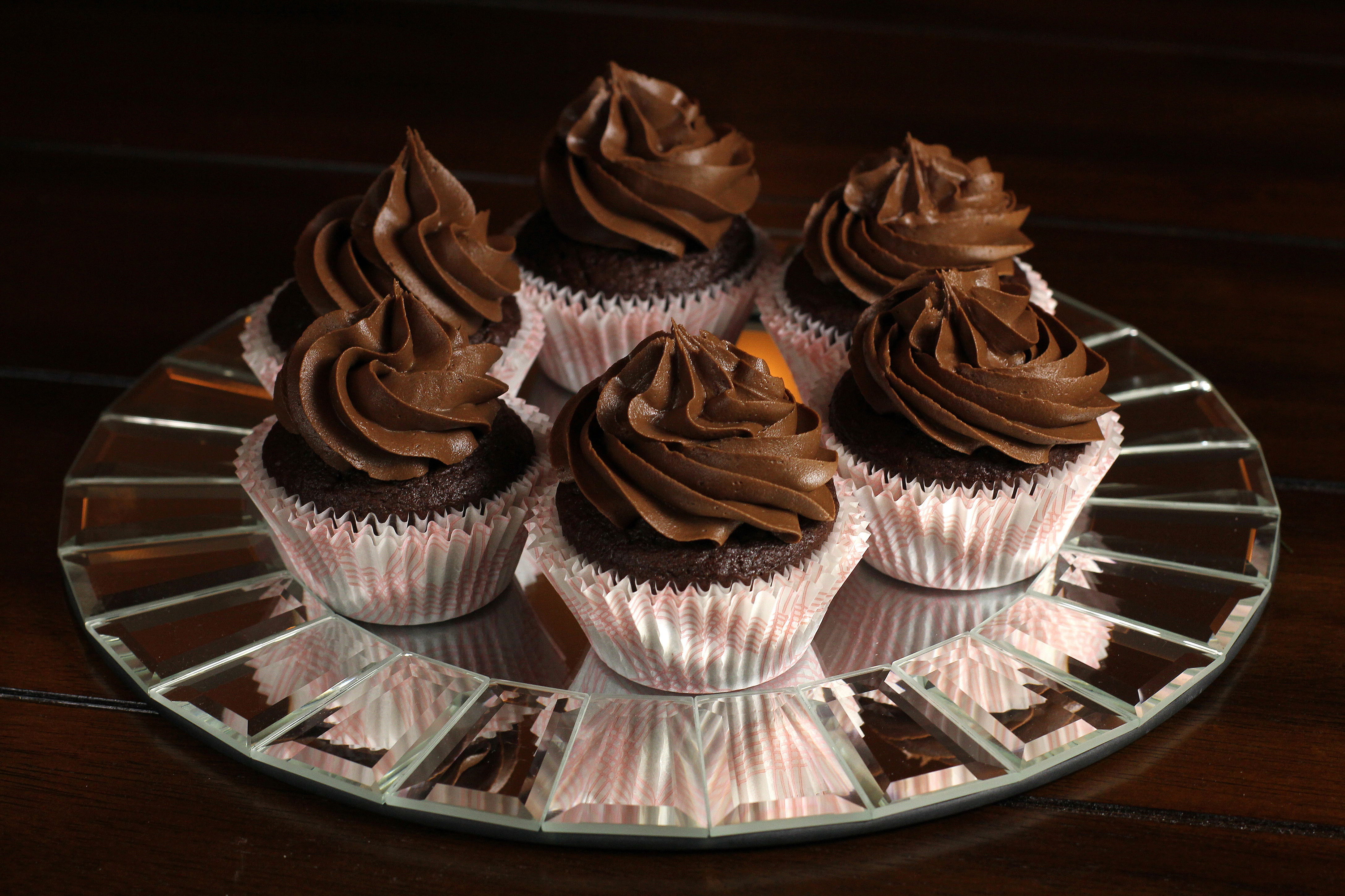 Laden Sie das Schokolade, Creme, Süßigkeiten, Cupcake, Nahrungsmittel-Bild kostenlos auf Ihren PC-Desktop herunter