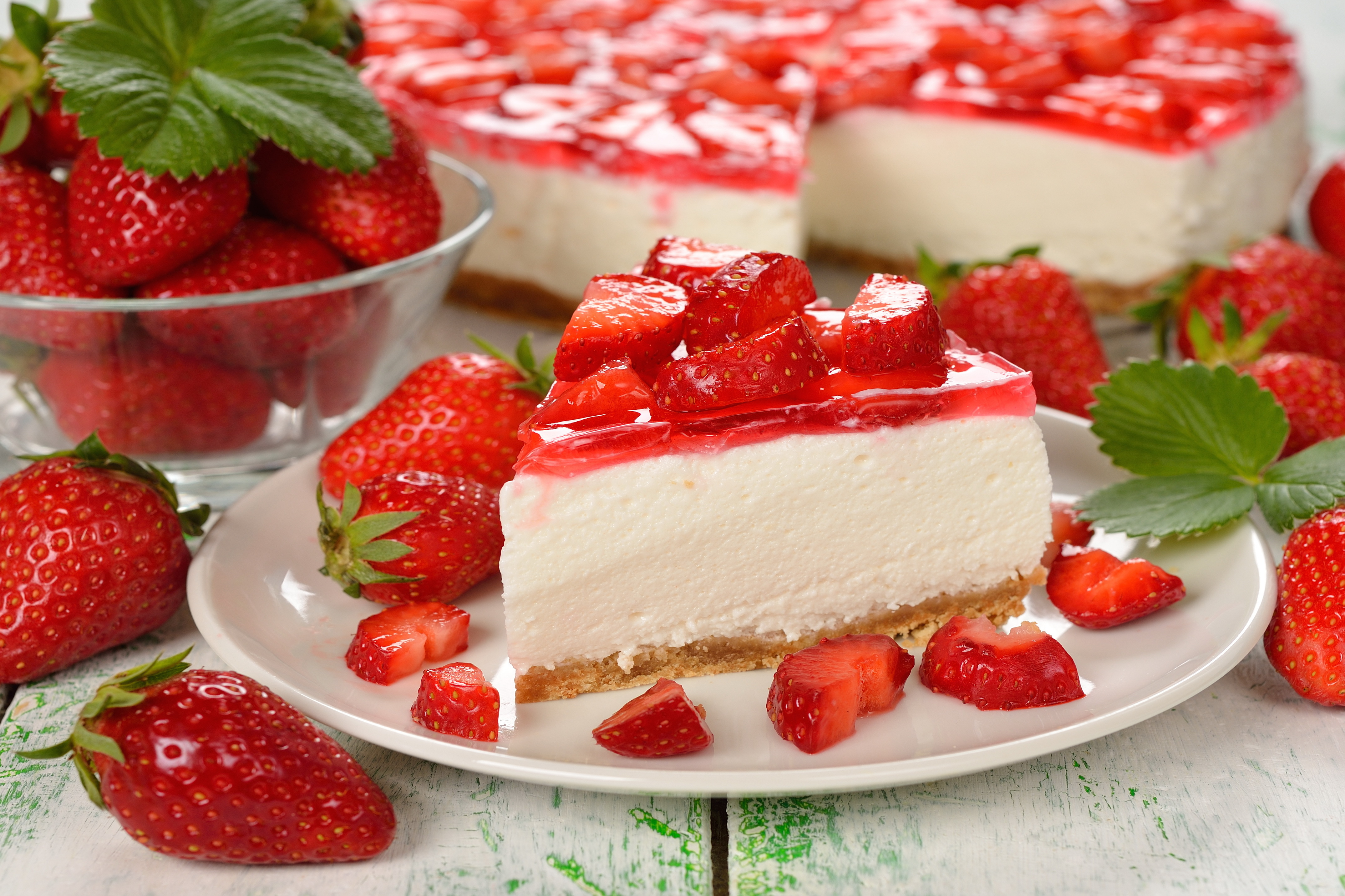 Download mobile wallpaper Food, Strawberry, Dessert, Cake, Berry, Sweets for free.