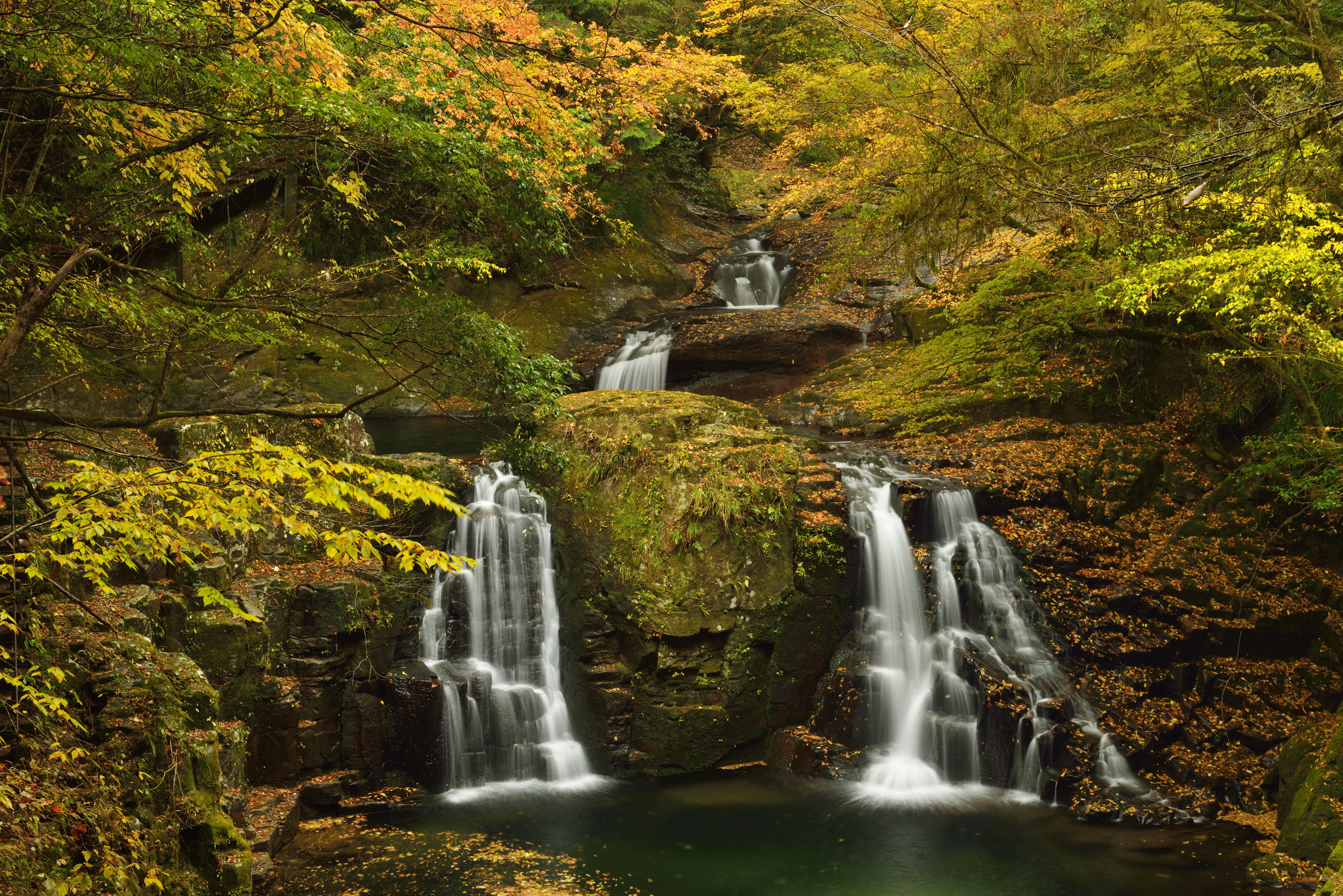 Handy-Wallpaper Natur, Herbst, Wasserfälle, Wasserfall, Erde/natur kostenlos herunterladen.