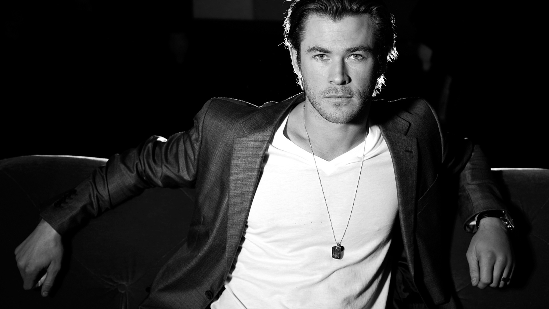 Download mobile wallpaper Celebrity, Chris Hemsworth for free.