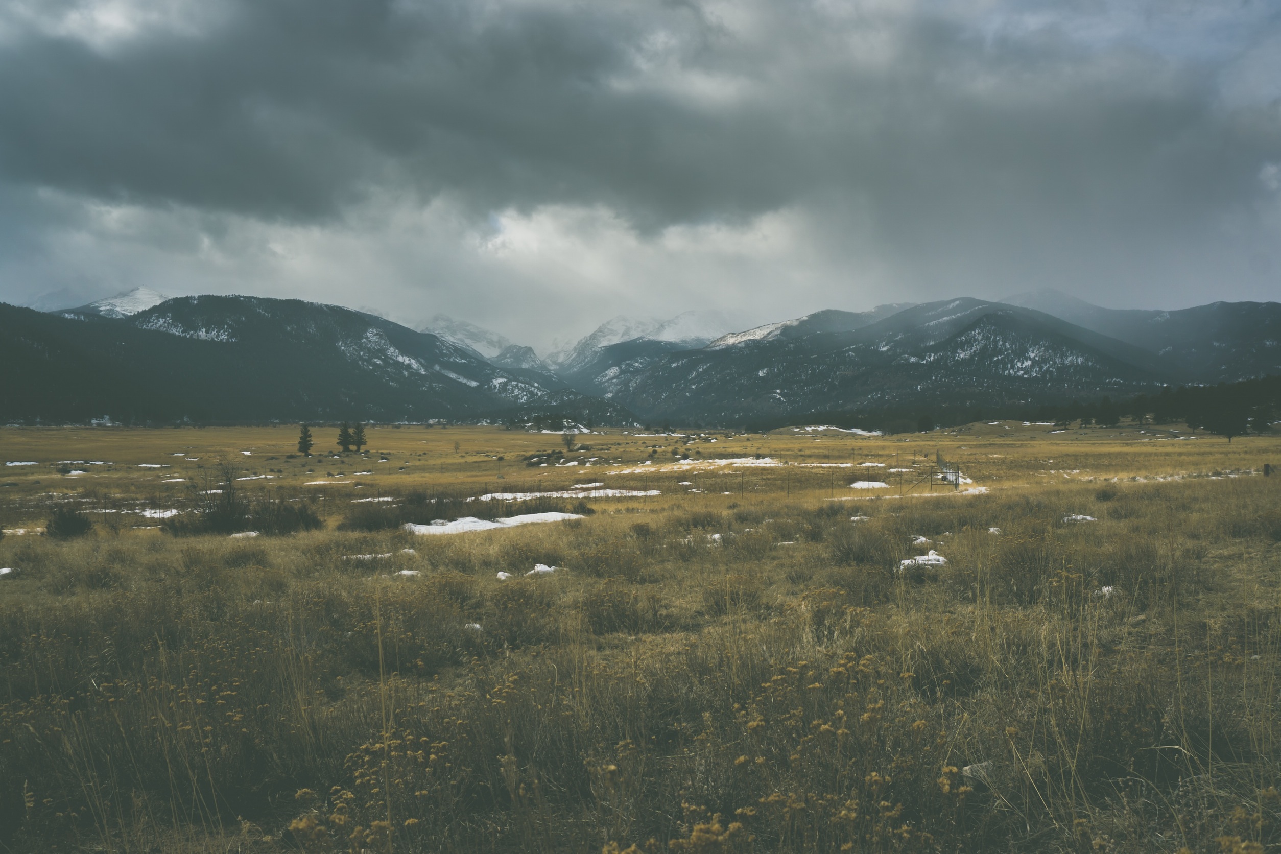 mainly cloudy, nature, grass, sky, mountains, clouds, overcast 4K