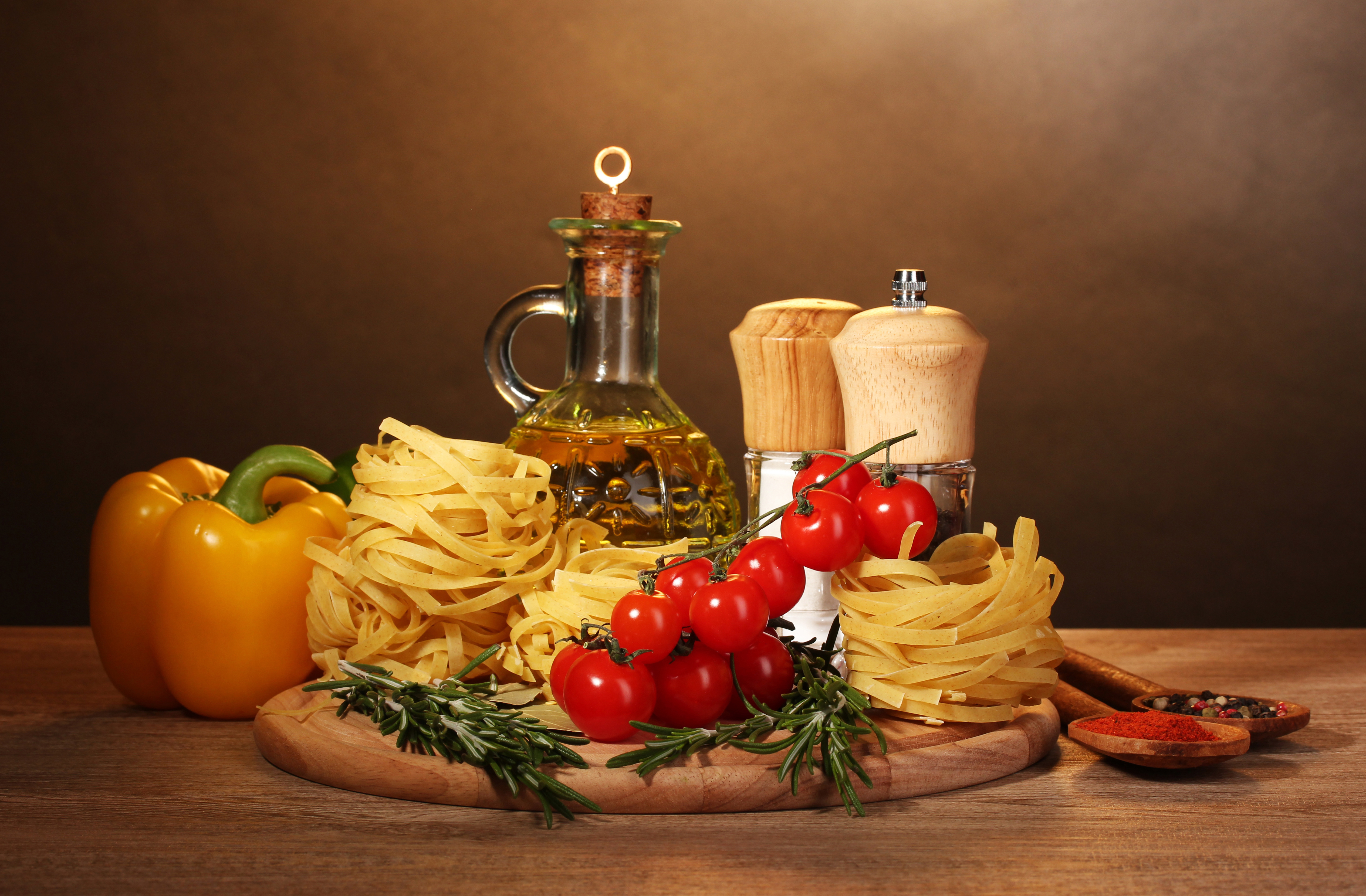Descarga gratuita de fondo de pantalla para móvil de Aceite, Tomate, Pasta, Alimento, Bodegón.