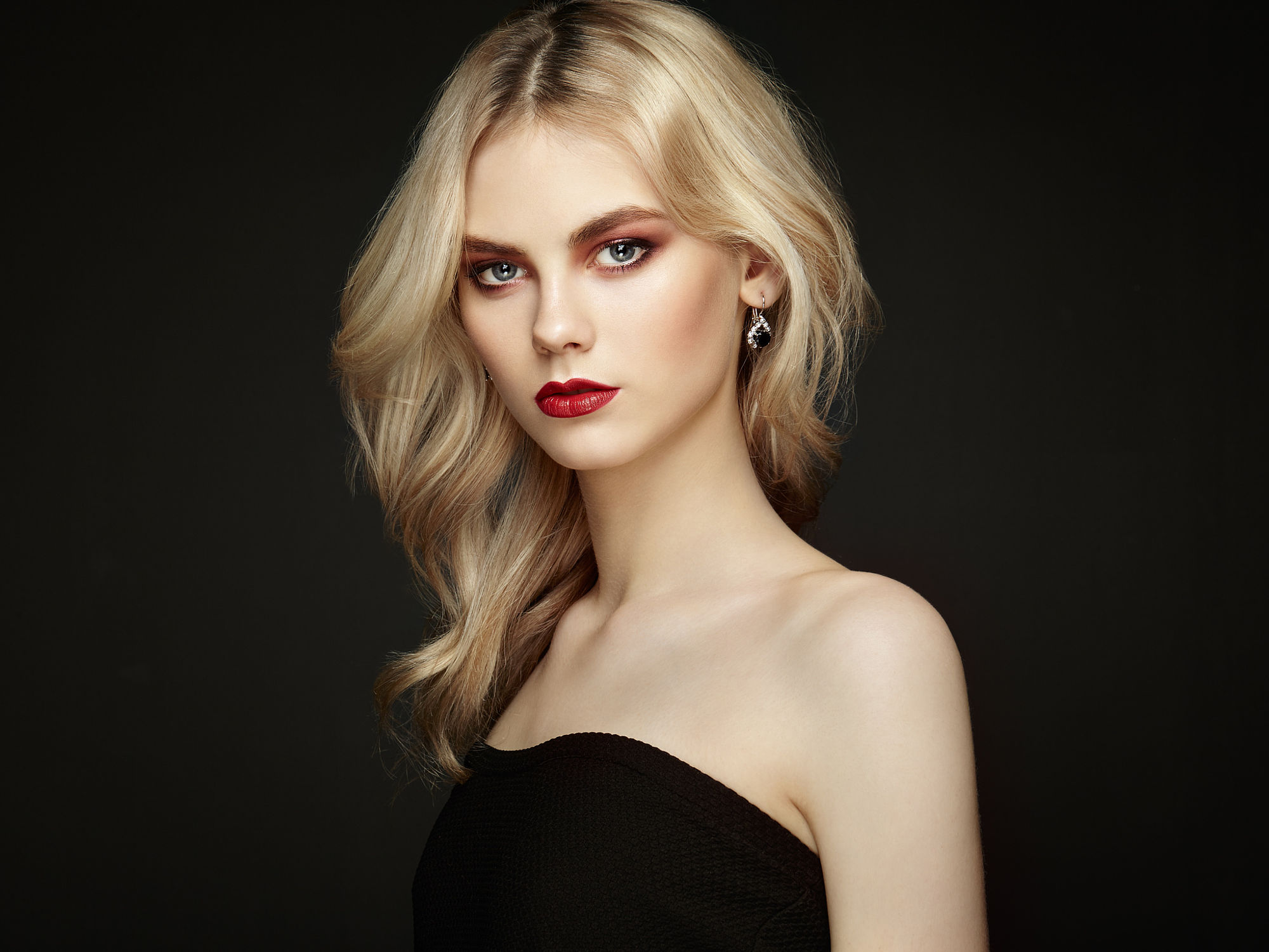 Download mobile wallpaper Blonde, Model, Women, Earrings, Blue Eyes, Lipstick for free.