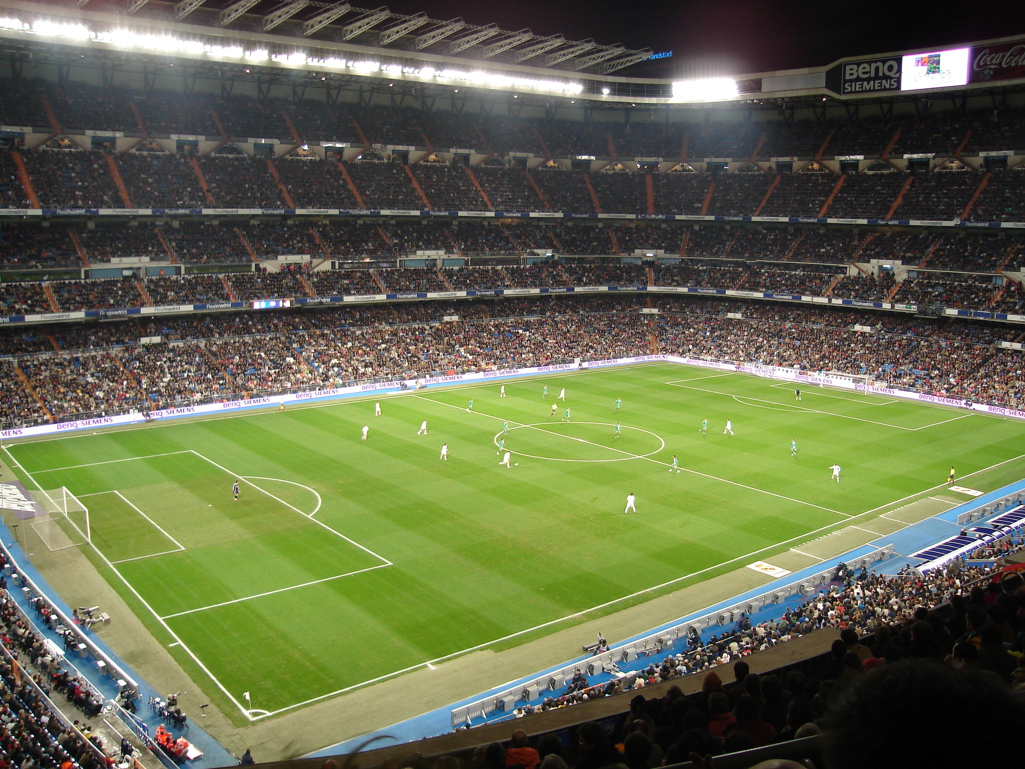 無料モバイル壁紙スポーツ, サッカー, レアル・マドリード C F, サンティアゴ ベルナベウ スタジアムをダウンロードします。