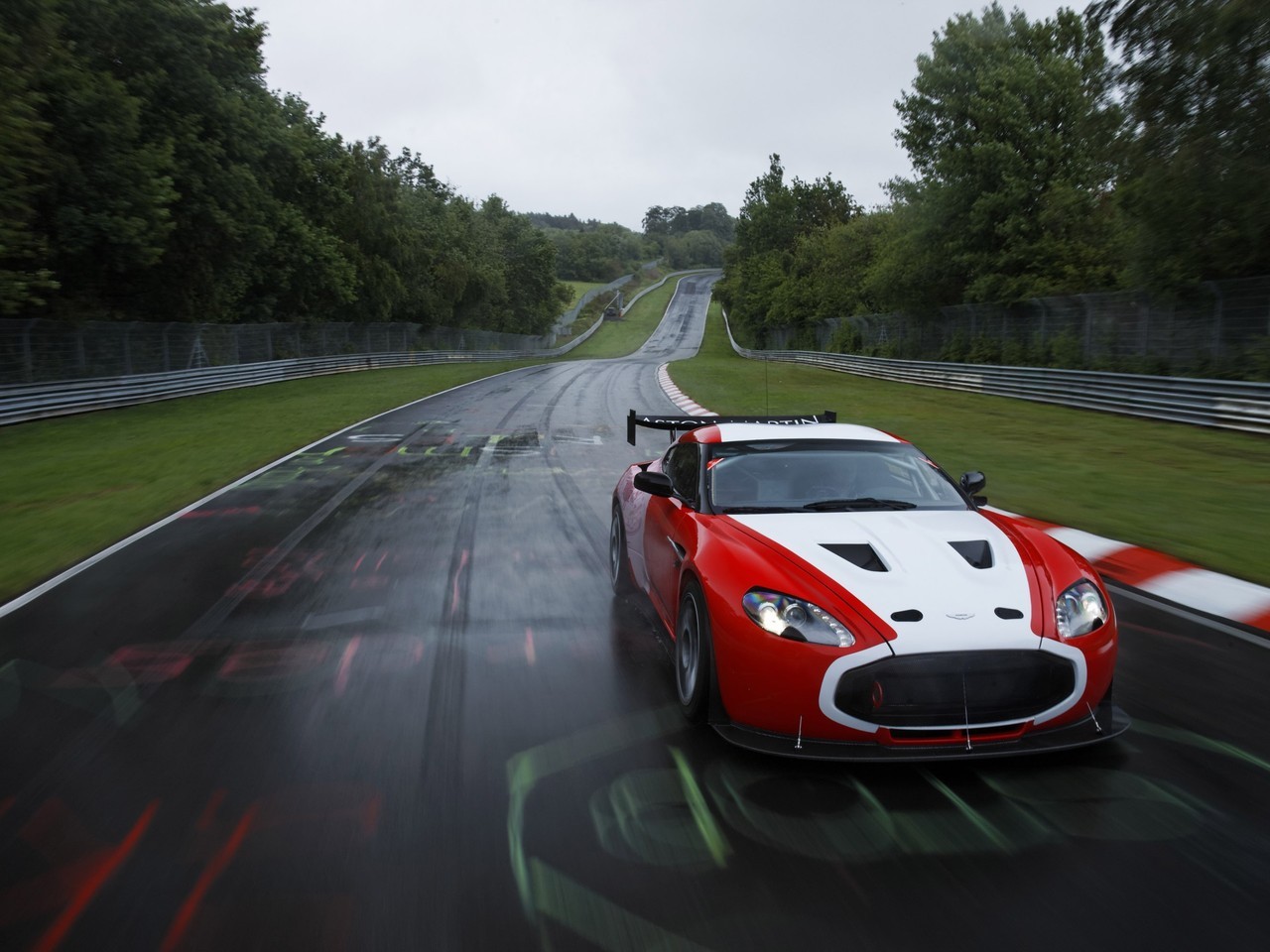 Handy-Wallpaper Transport, Auto, Aston Martin kostenlos herunterladen.