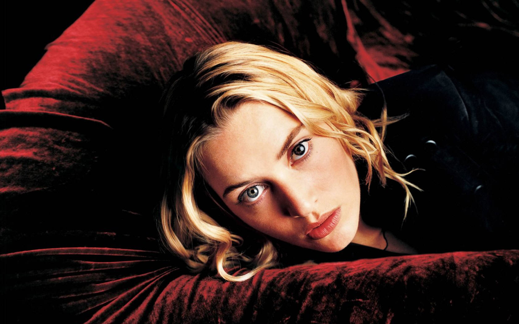 Laden Sie das Berühmtheiten, Darstellerin, Kate Winslet-Bild kostenlos auf Ihren PC-Desktop herunter