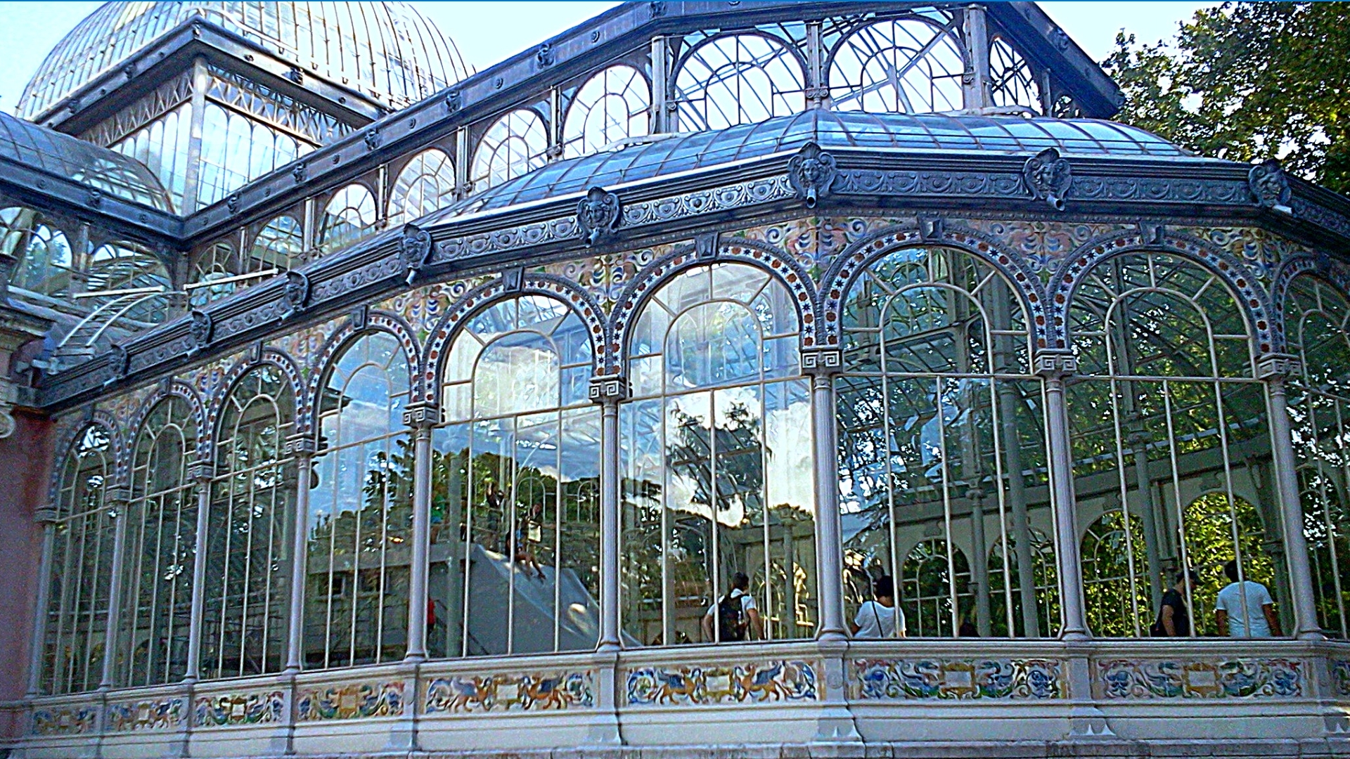 man made, palacio de cristal