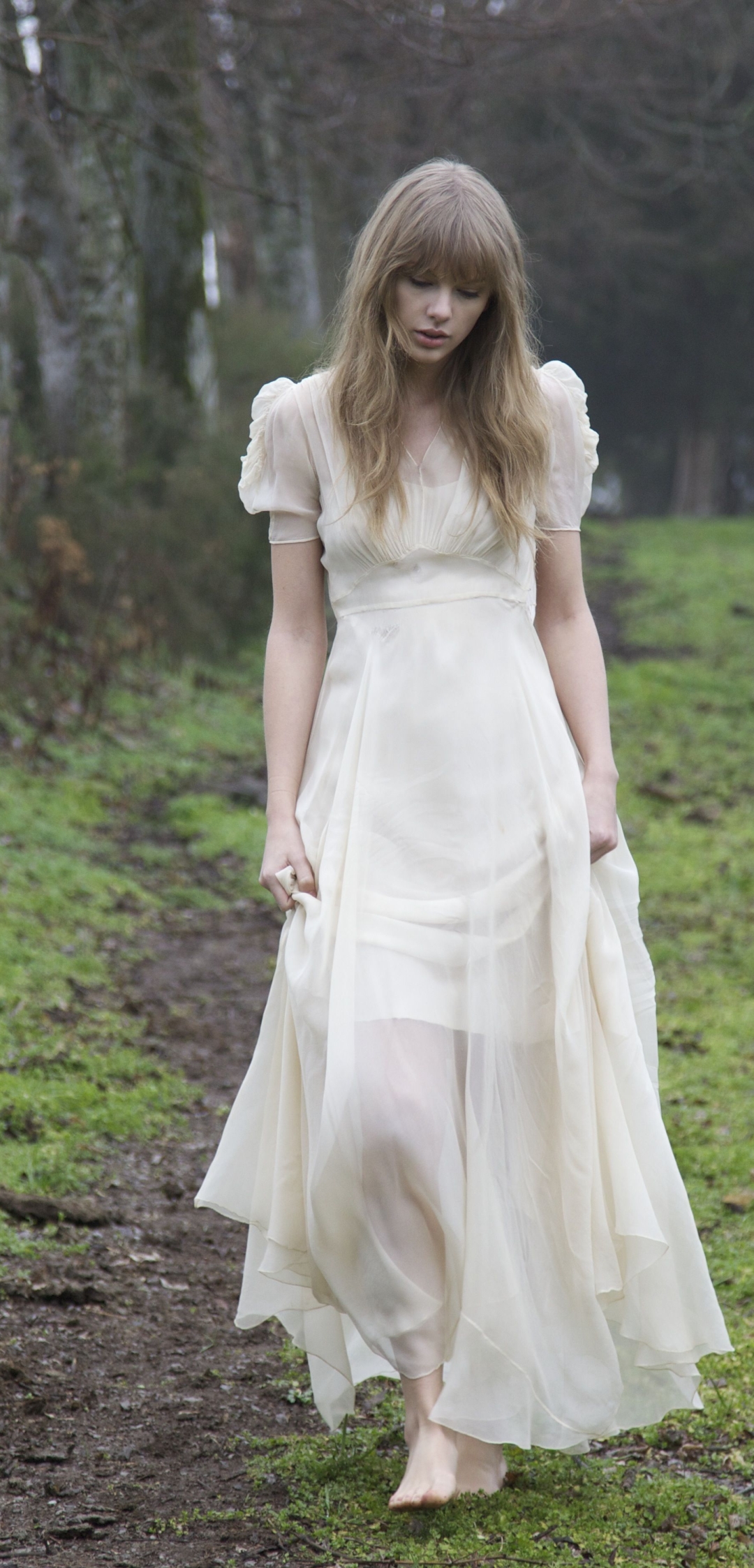 Download mobile wallpaper Music, Singer, Blonde, American, Taylor Swift, White Dress for free.