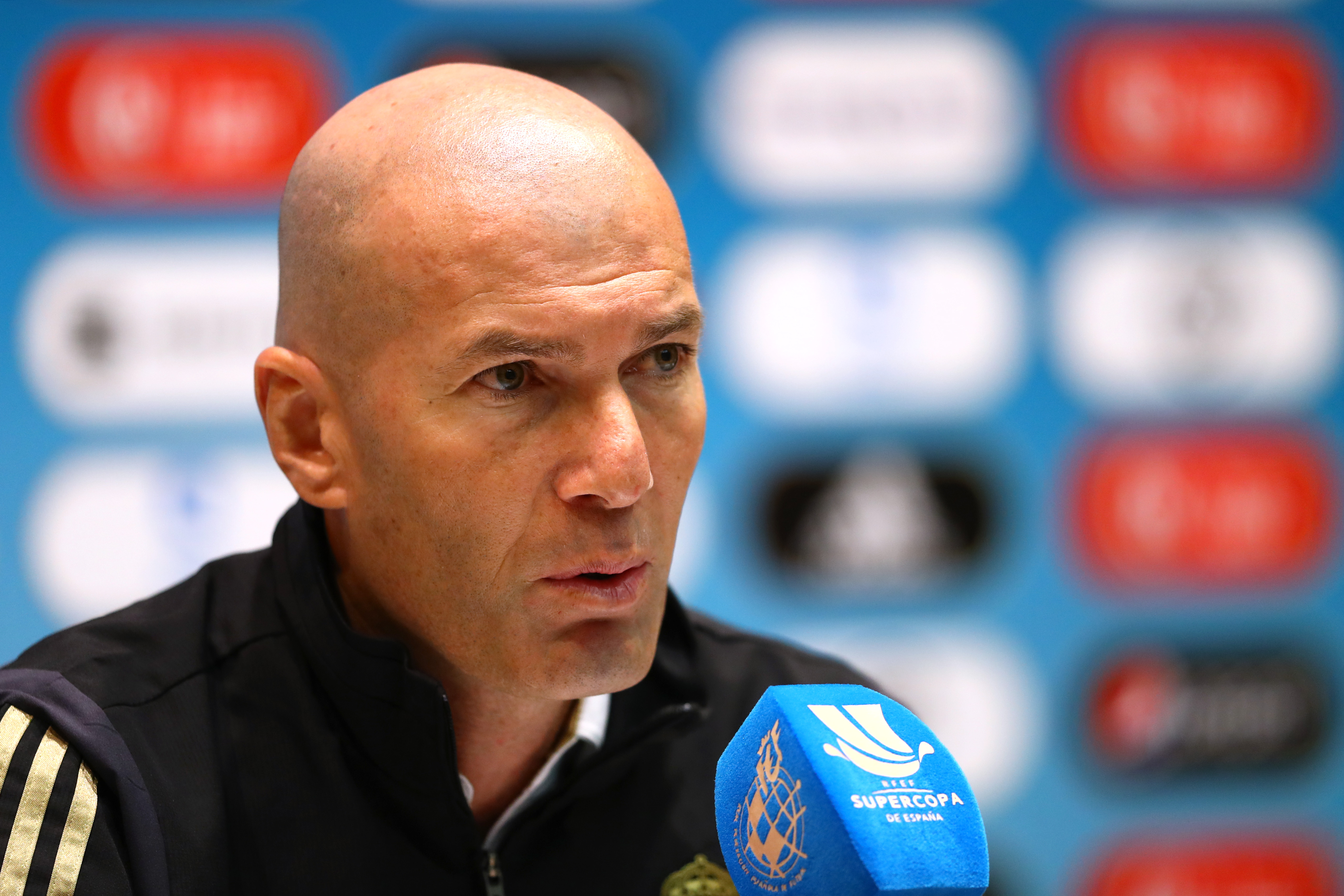Téléchargez des papiers peints mobile Des Sports, Football, Français, Real Madrid Cf, Zinedine Zidane gratuitement.