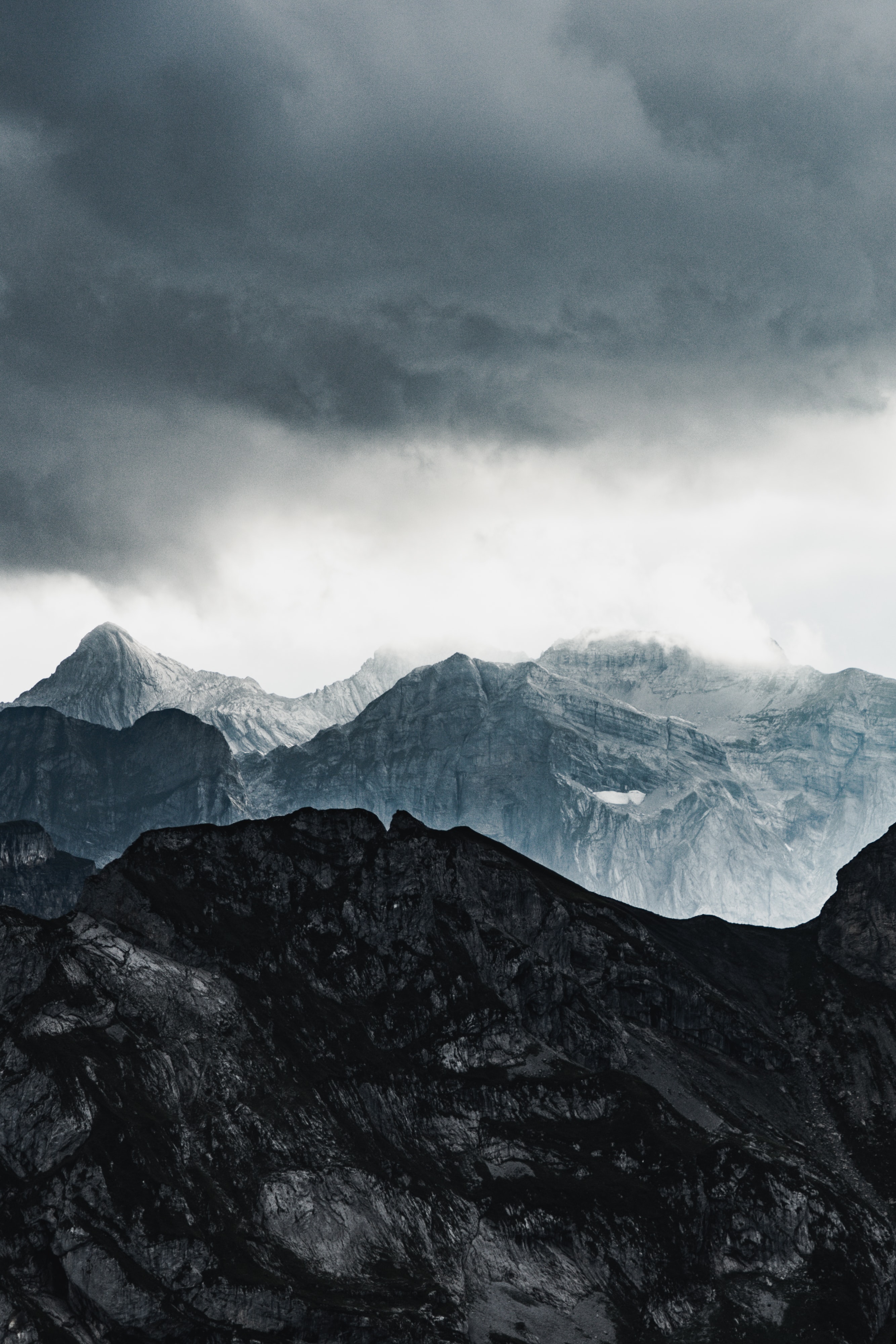 Descarga gratuita de fondo de pantalla para móvil de Naturaleza, Nubes, Las Rocas, Rocas, Alivio, Nevado, Montañas, Cubierto De Nieve.