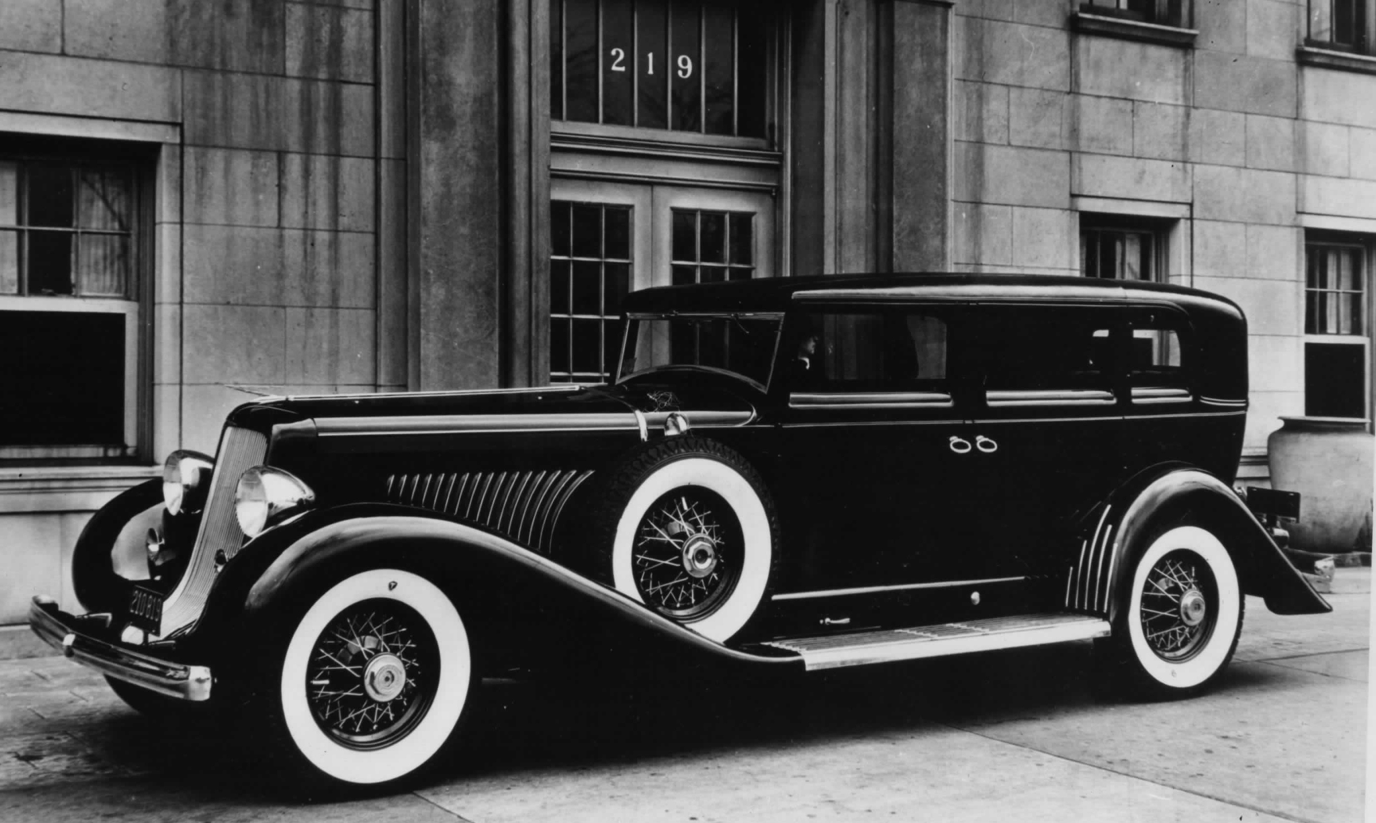 70602 завантажити картинку тачки, чорний, білий, автомобіль, старовинний, стародавній, duesenberg 1934, 1934 у науці, рік - шпалери і заставки безкоштовно