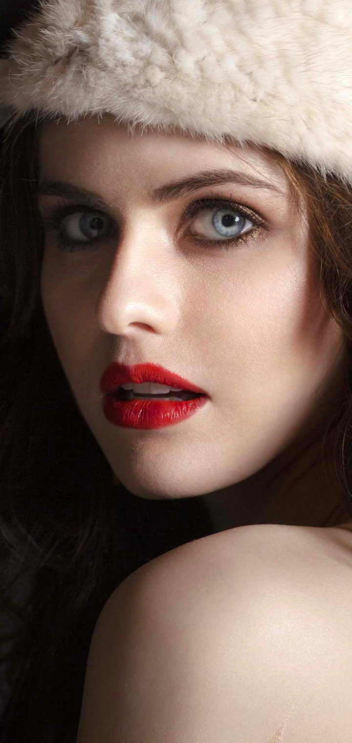 Download mobile wallpaper Face, Celebrity, Alexandra Daddario for free.