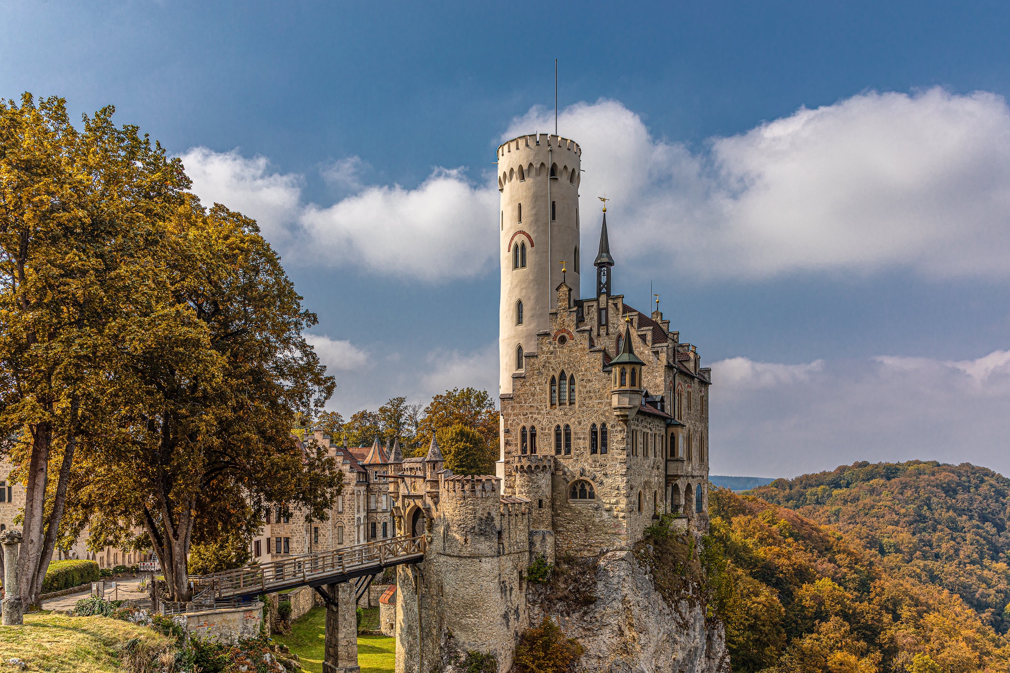 Die besten Schloss Lichtenstein-Hintergründe für den Telefonbildschirm