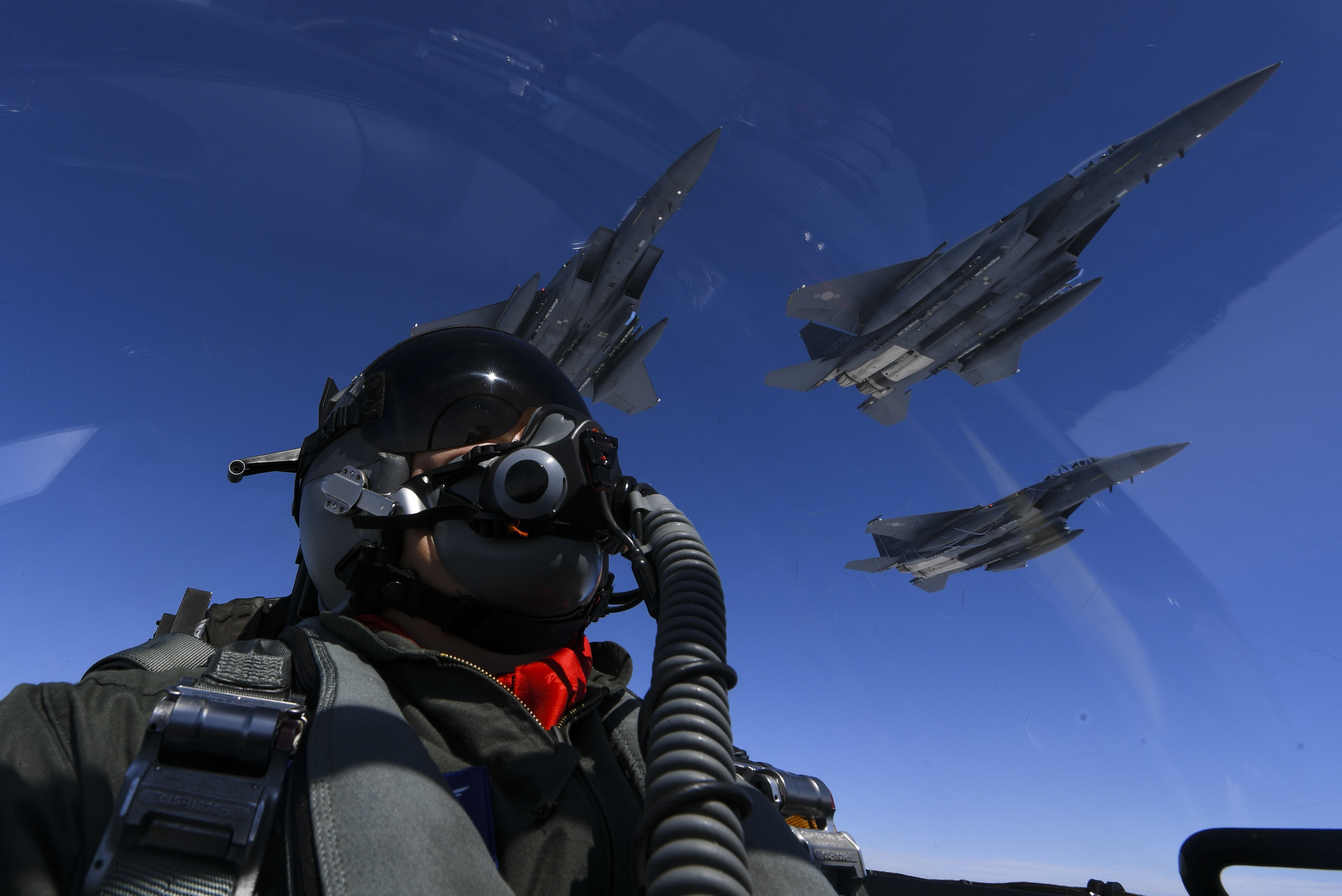 860309 Hintergrundbild herunterladen militär, pilot, luftwaffe, bomber, rockwell b 1 lancer - Bildschirmschoner und Bilder kostenlos