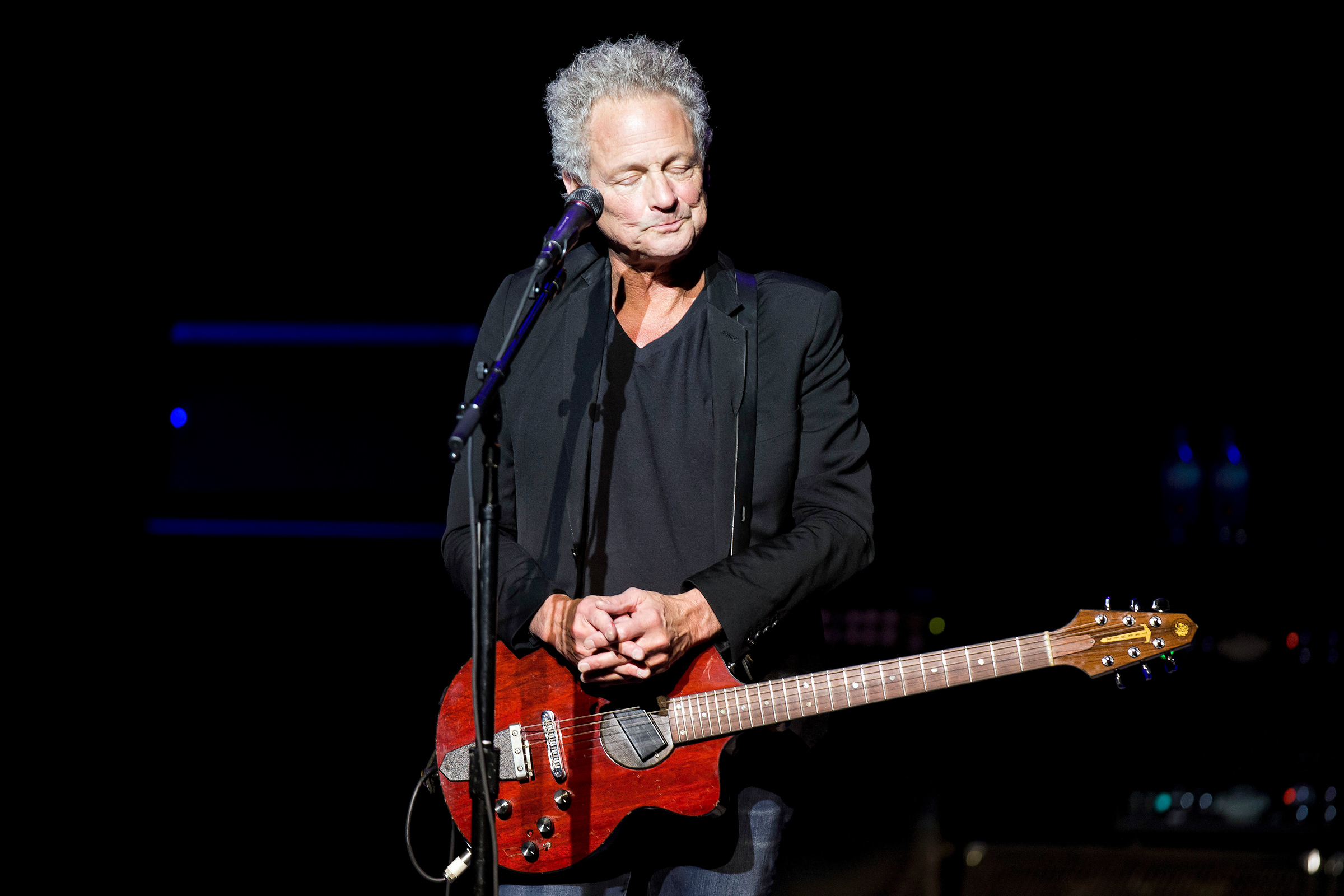 1043522 baixar papel de parede música, lindsey buckingham - protetores de tela e imagens gratuitamente