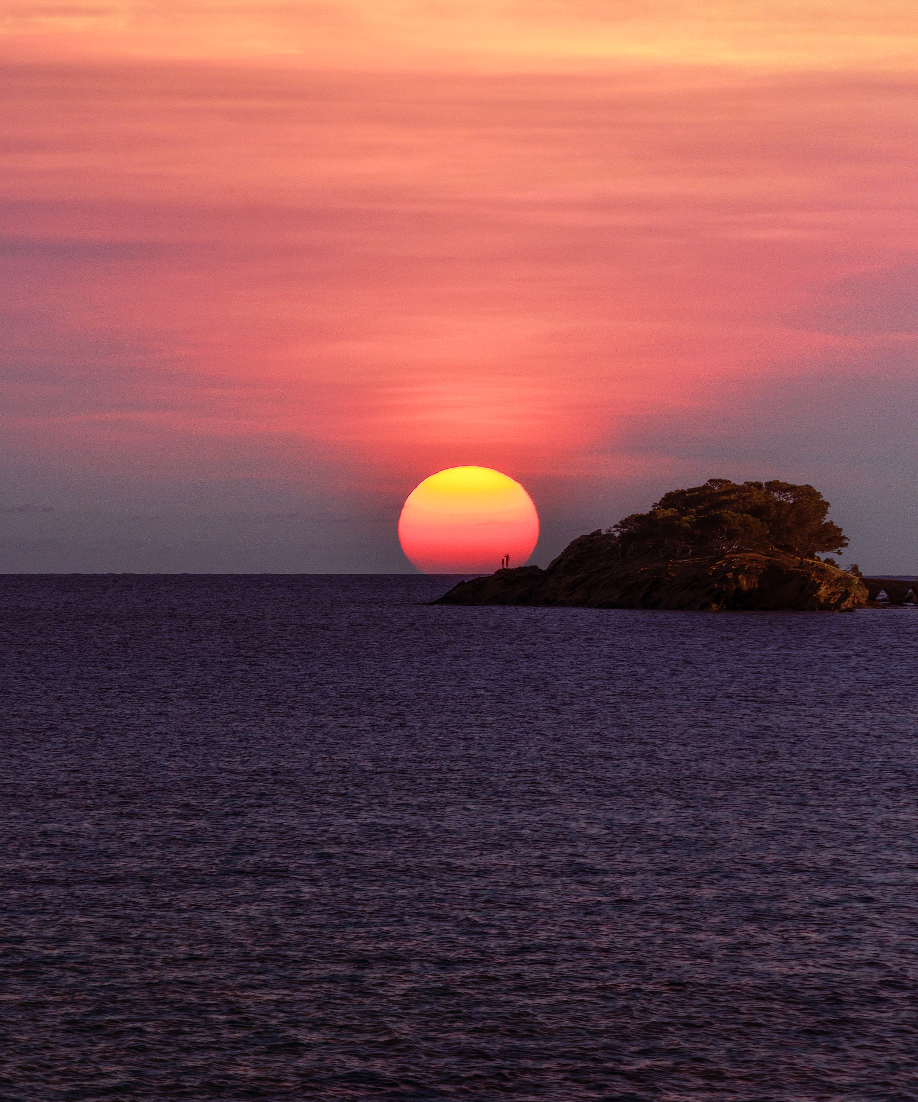 Free download wallpaper Nature, Sunset, Sea, Sun, Rock, Horizon on your PC desktop