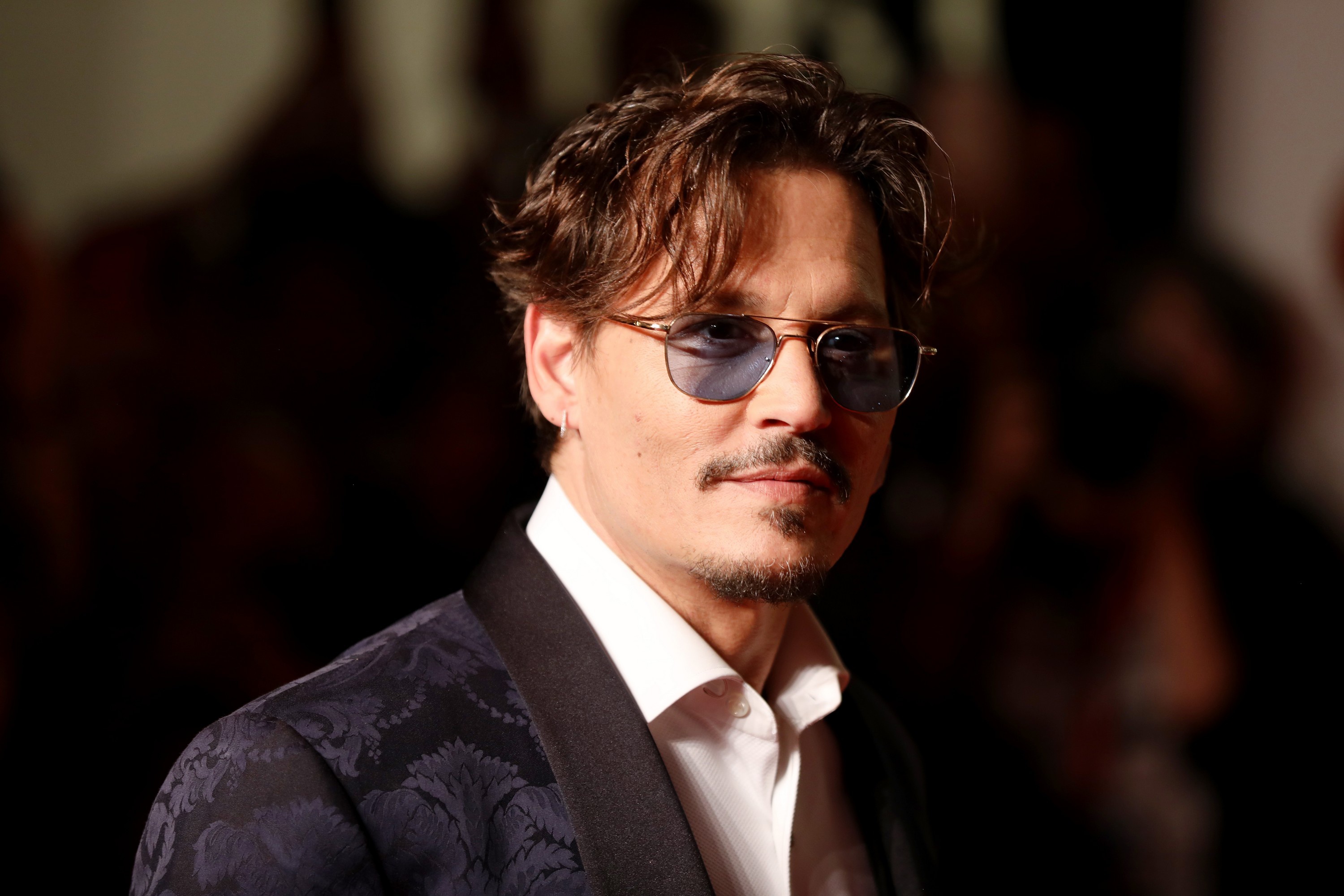 Baixar papel de parede para celular de Johnny Depp, Oculos Escuros, Americano, Celebridade, Ator gratuito.